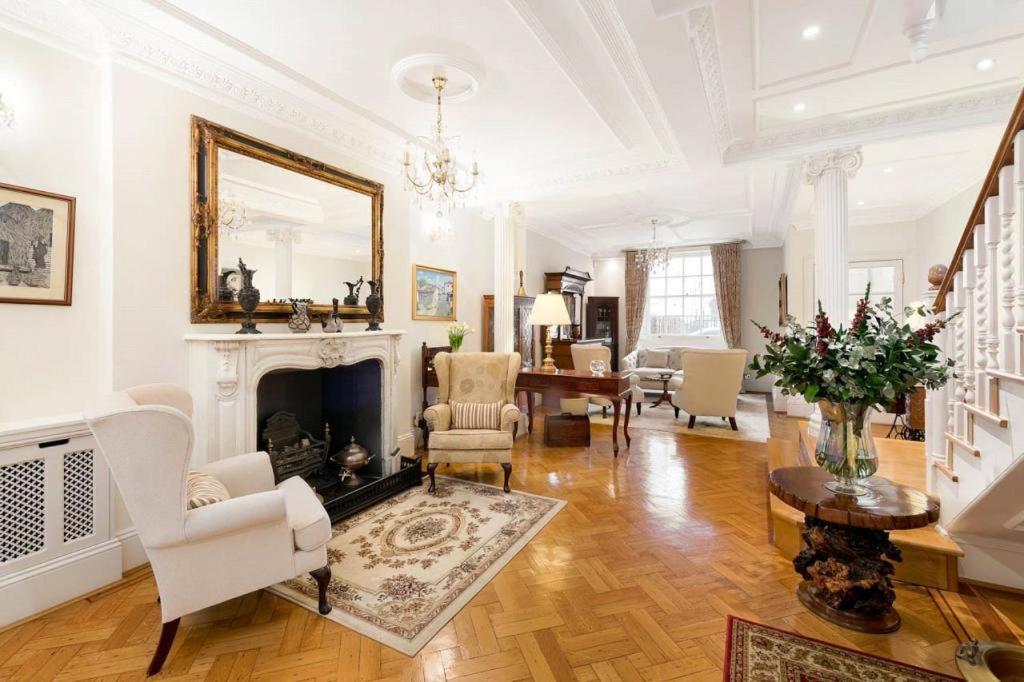 Royal Regency - Sleeps 8 Appartement Londen