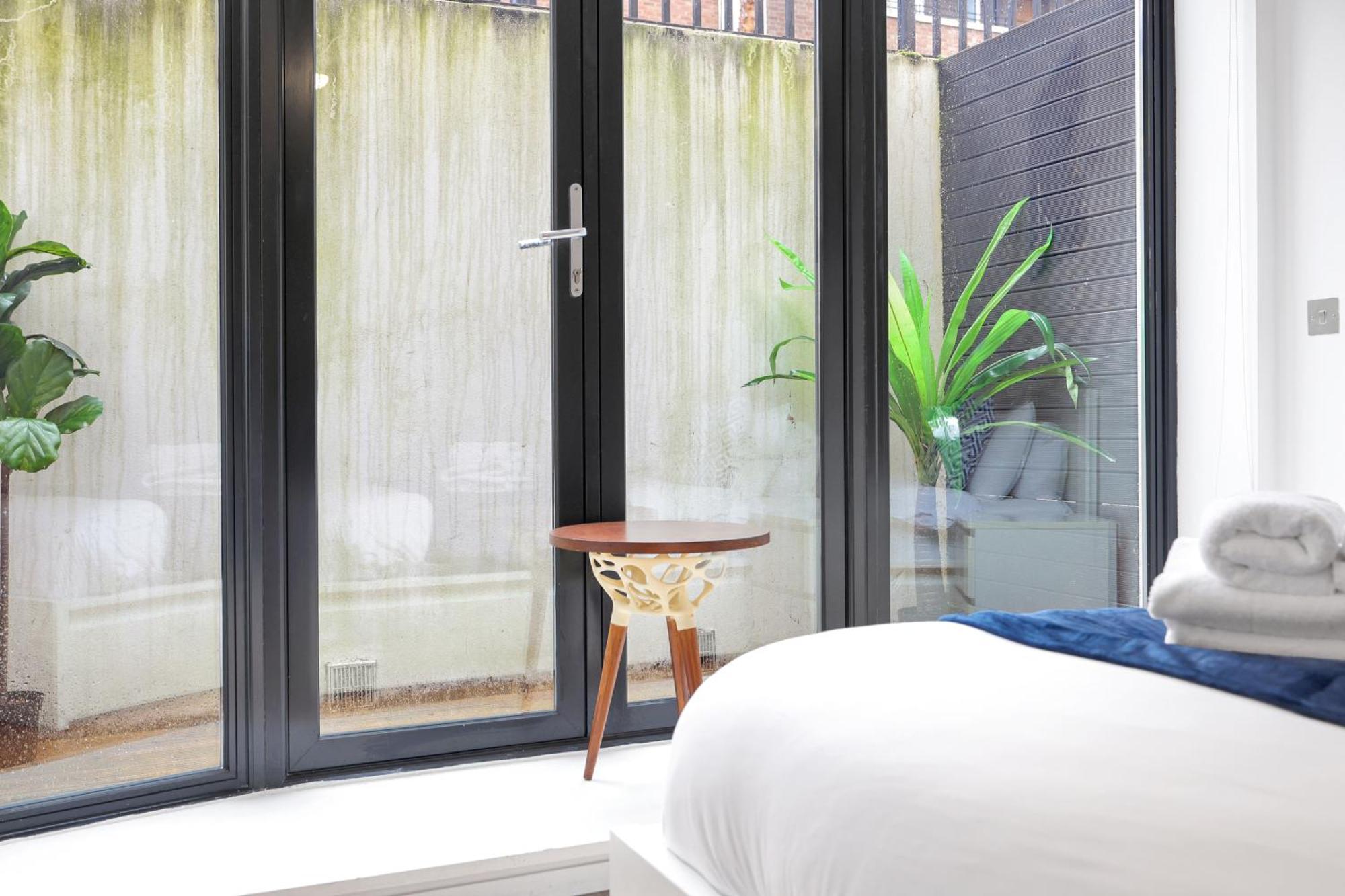 Ferienhaus Loft-style 3 Bed Short Term & Flexible Renting Hoxton With Free Wifi & Terrace ! *