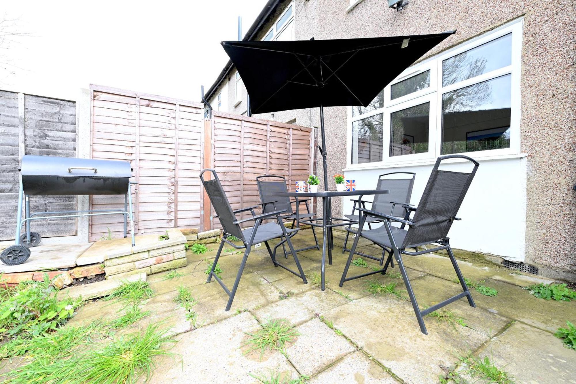 Spacious 5 Bedroom House Next To Tottenham Stadium *