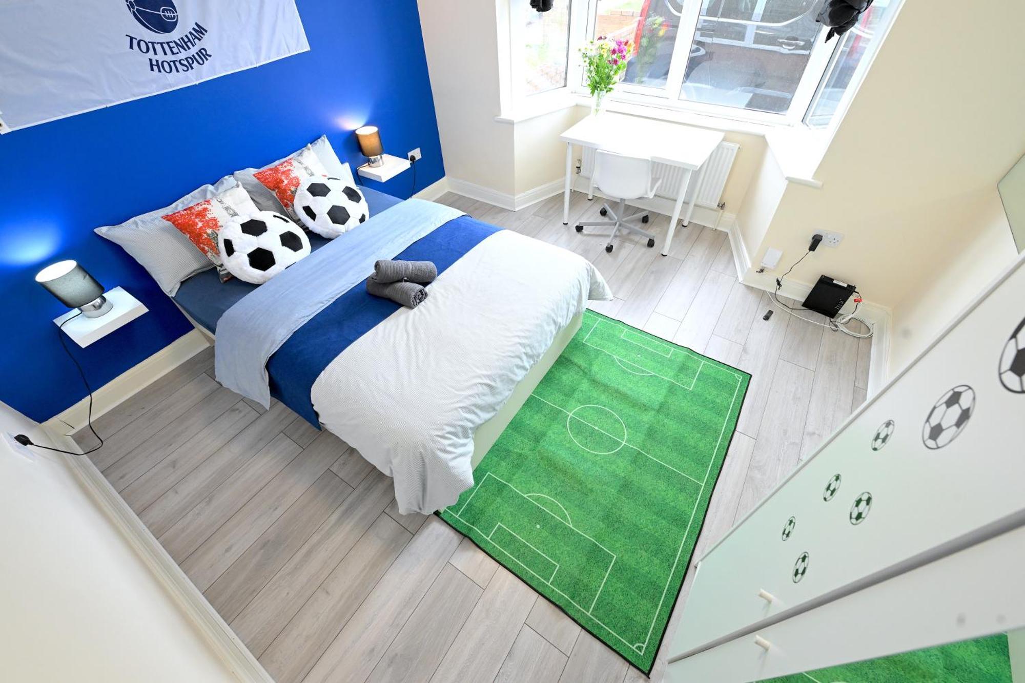 Spacious 5 Bedroom House Next To Tottenham Stadium * Londres