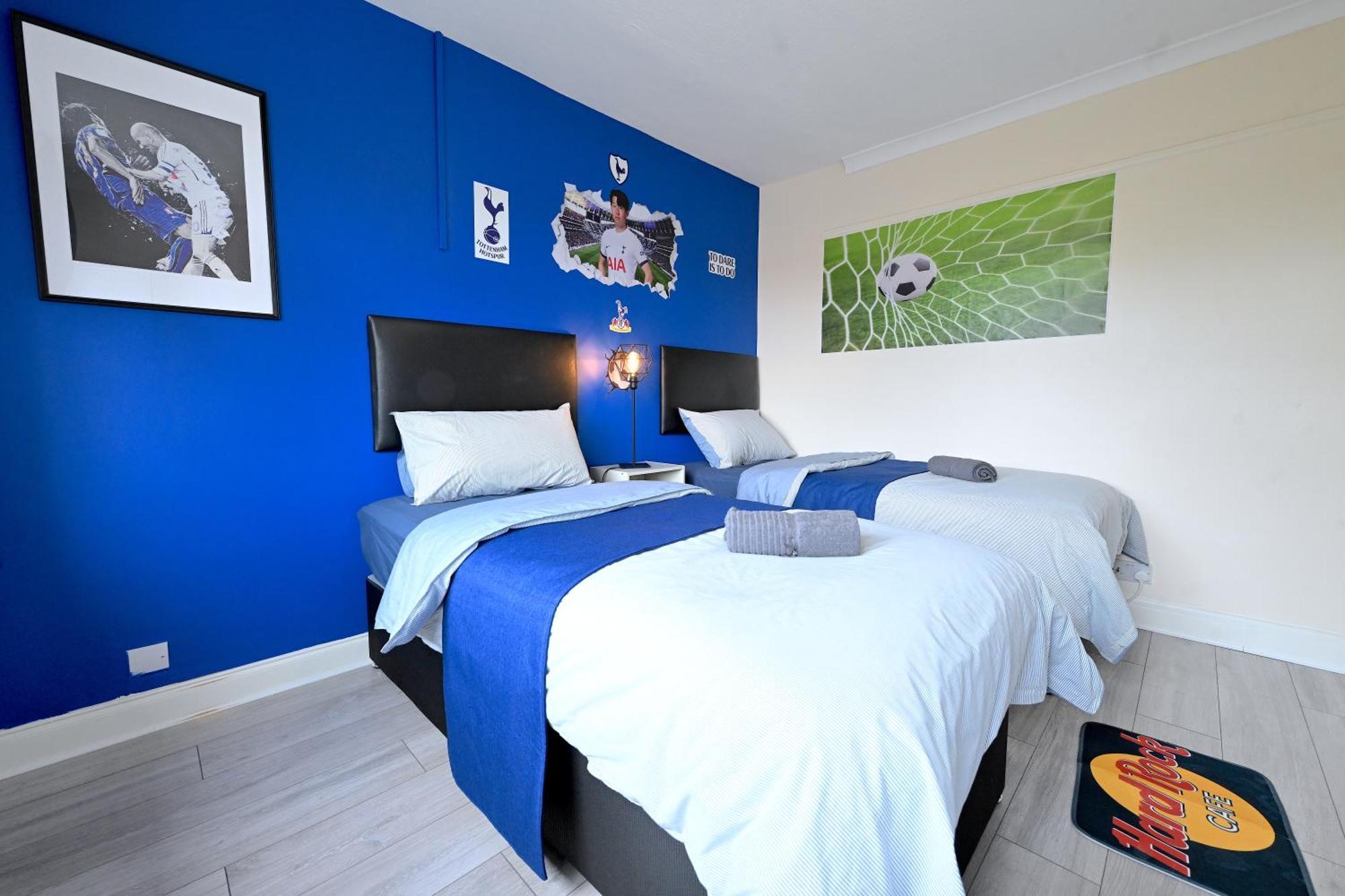 Spacious 5 Bedroom House Next To Tottenham Stadium *