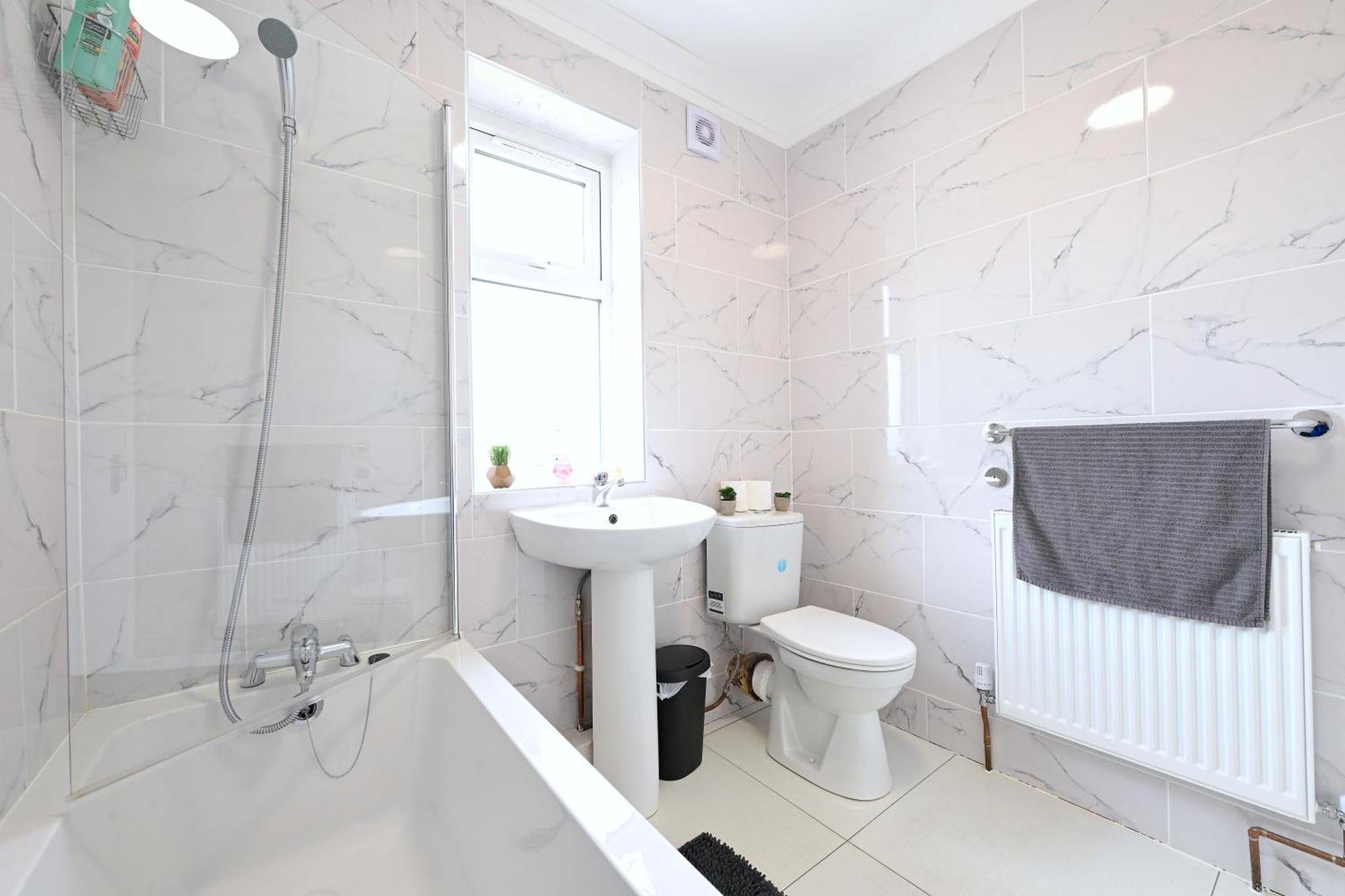 Spacious 5 Bedroom House Next To Tottenham Stadium Londres