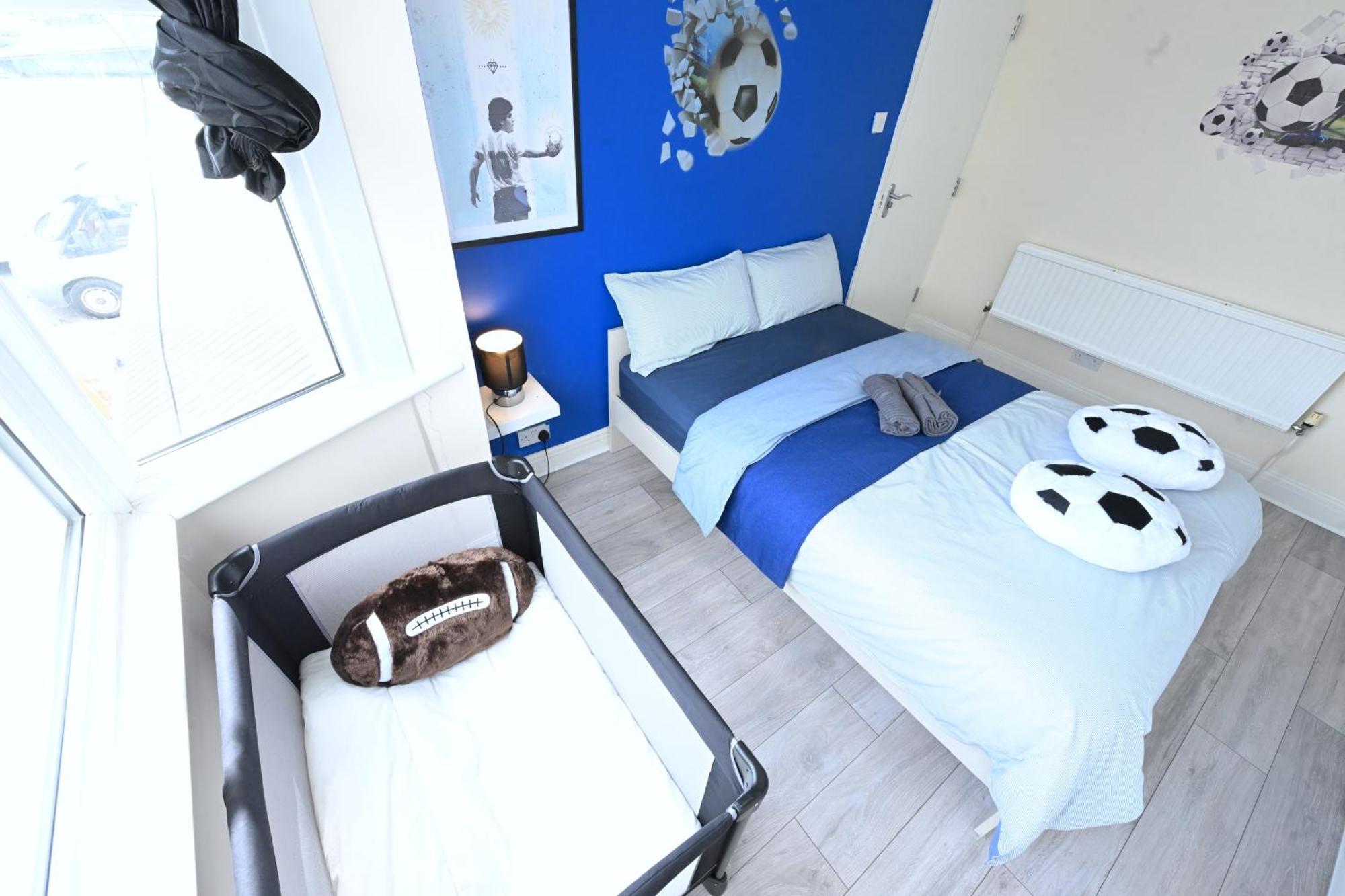 Spacious 5 Bedroom House Next To Tottenham Stadium