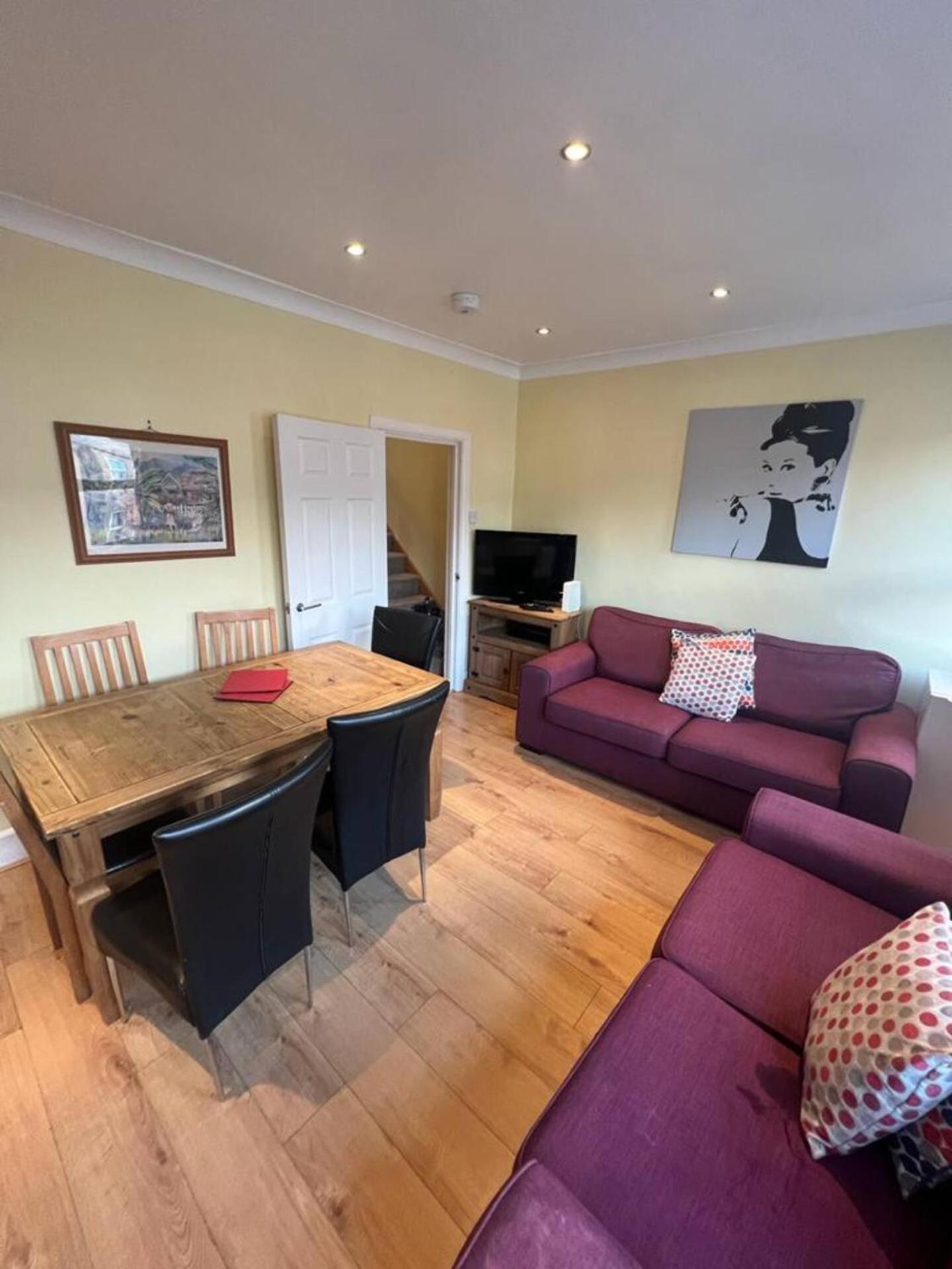 4 Bedroom & 2 Bedroom Apartamento *