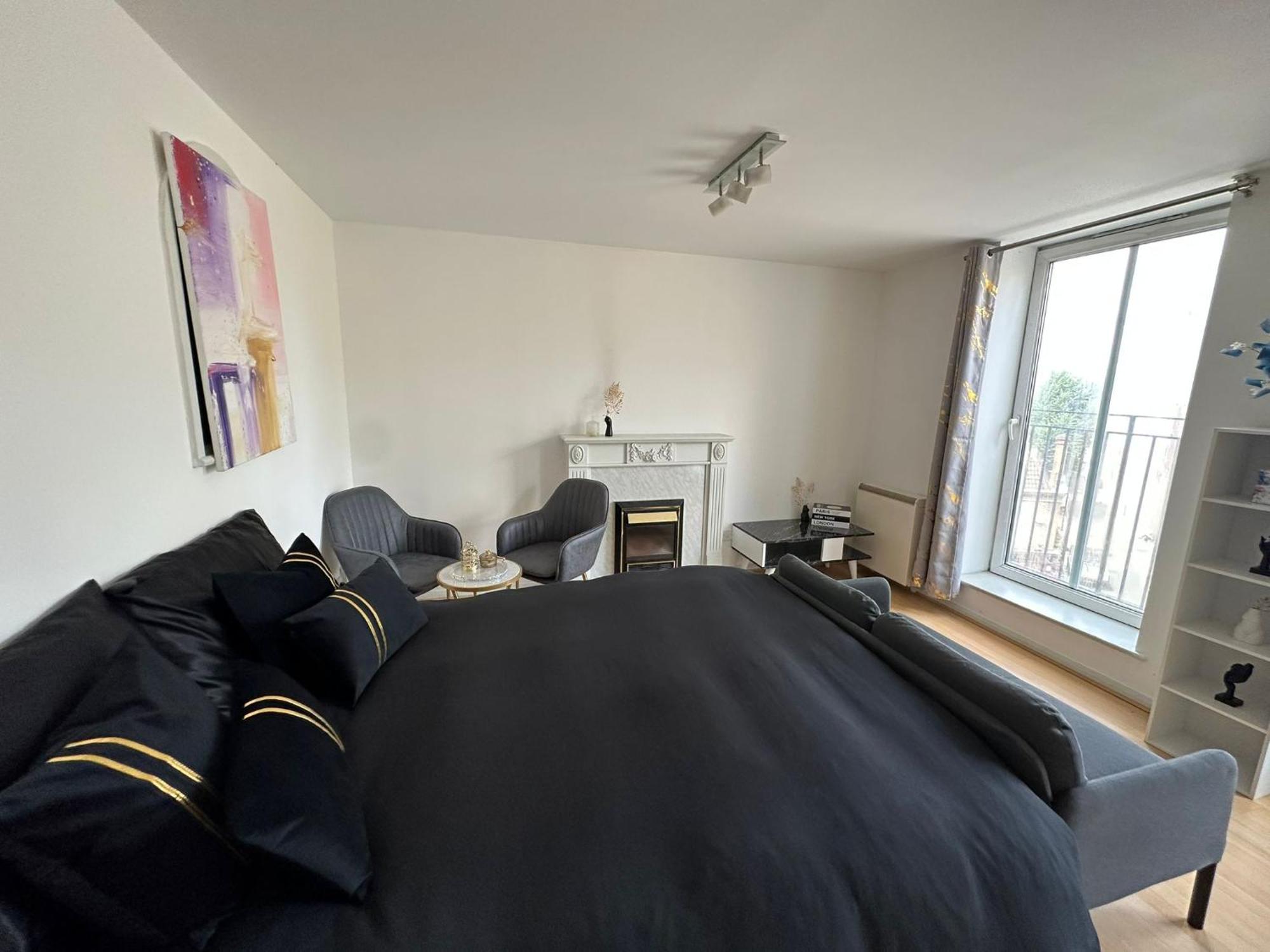Luxury Near Eye Zone 1