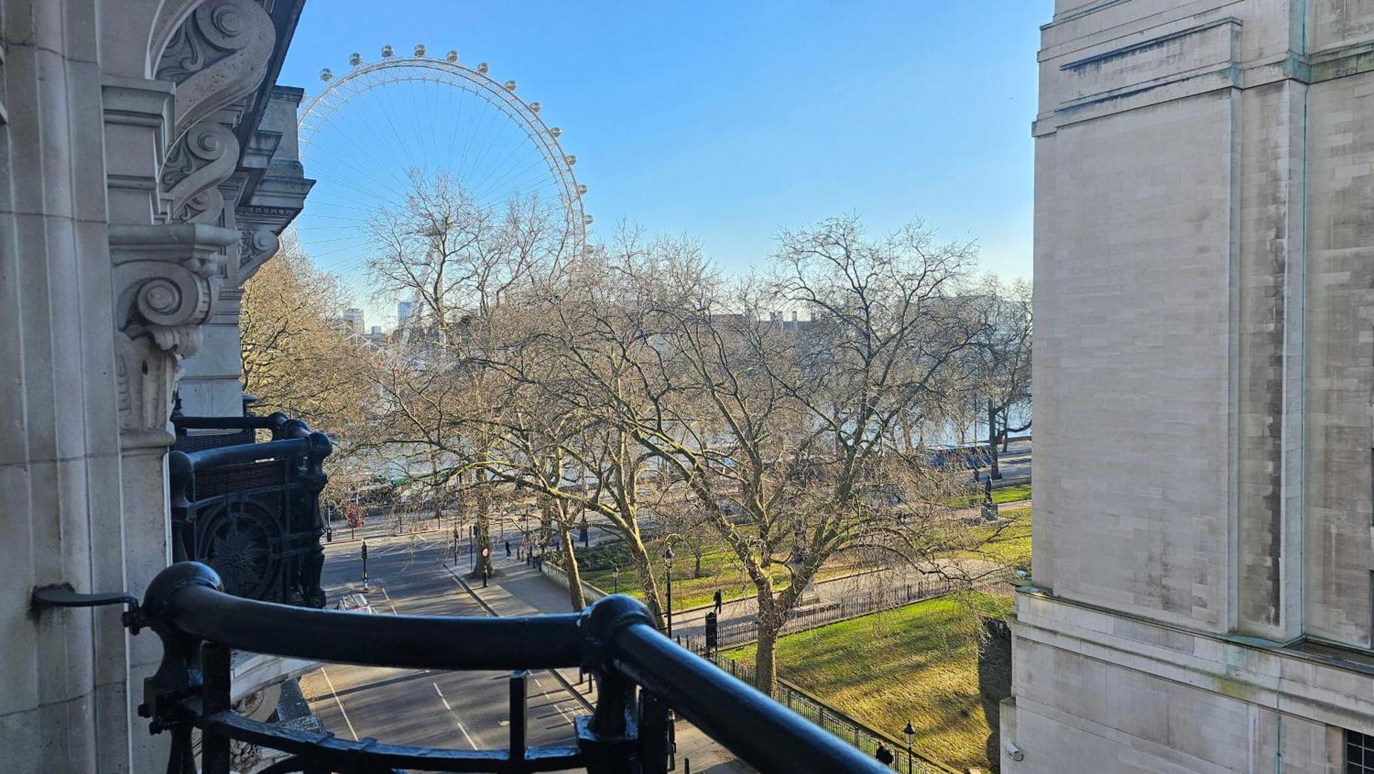 Eye Big Ben Walk To China Town *
