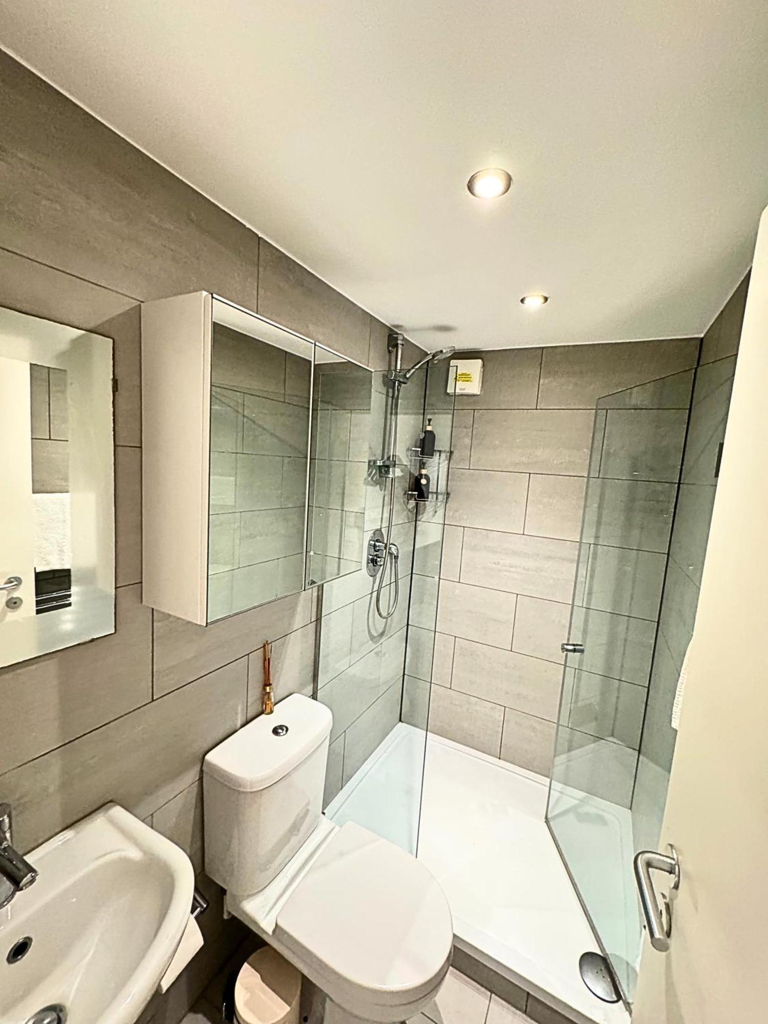 Hébergement de vacances The Heart Of Kensington Mews - 3 Bedrooms House-private Entrance-hyde Park Walk Away-green Park 9 Minutes Underground- The Of With Glamour Of Kensington Londres