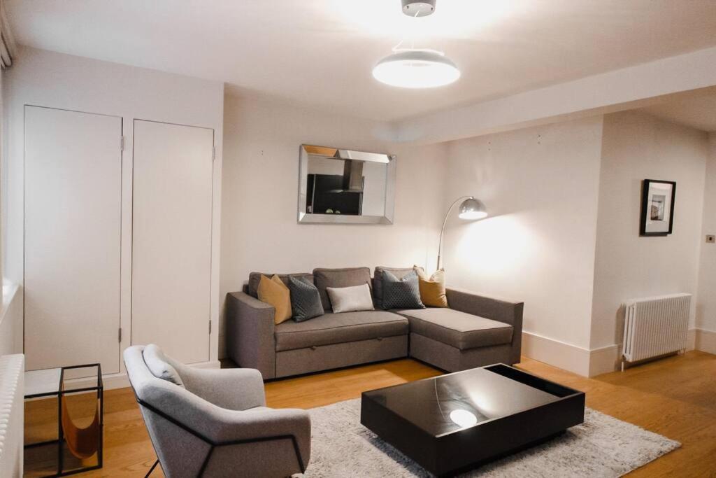 Appartement Chic Urban Oasis