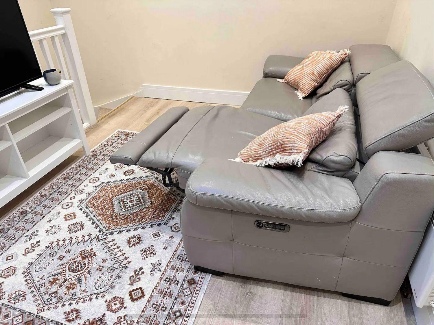 Charming Duplex 10min To Bridge Quiet London