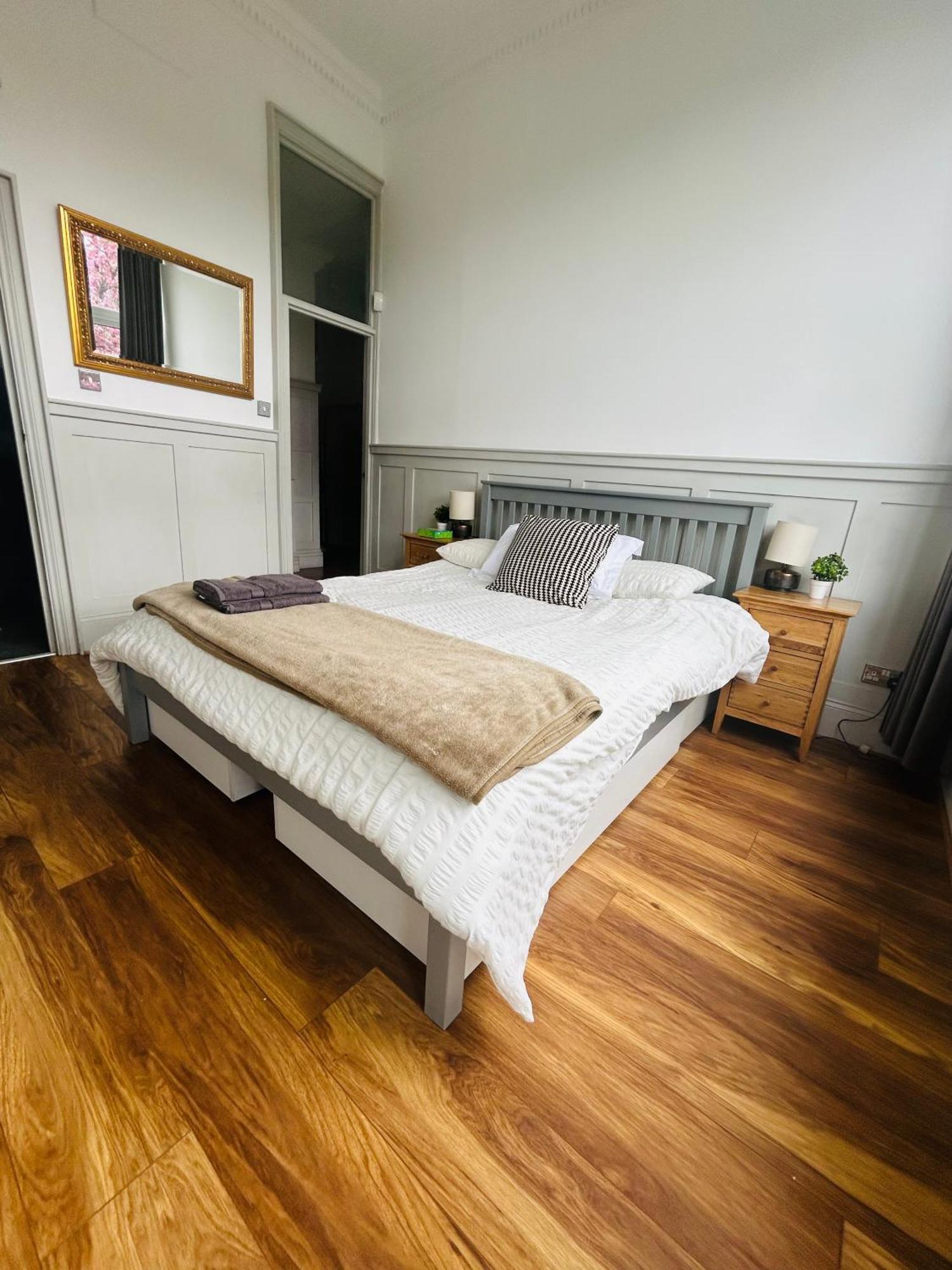 Stunning Holland Park- Sleeps 6 Apartamento Londres
