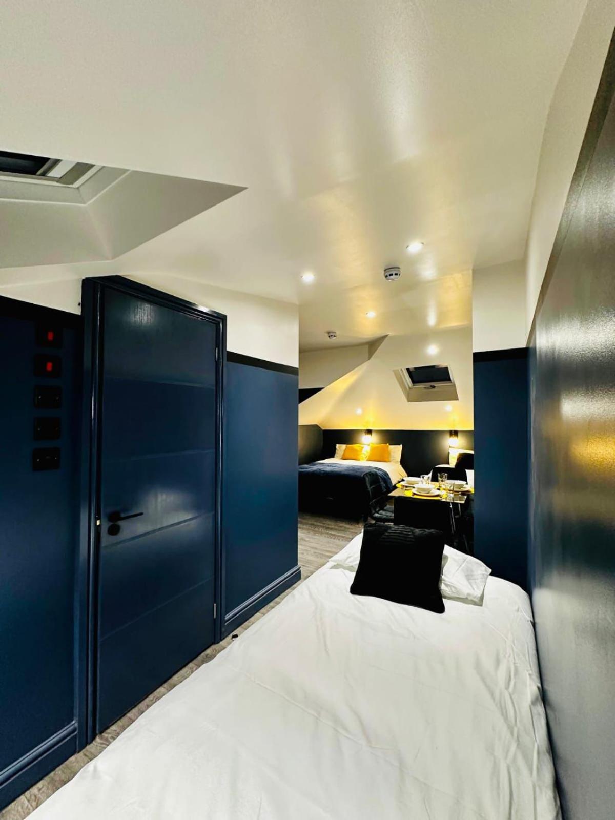 39 Blue House Luxury Ensuite Ideal For Tourists Pensión *