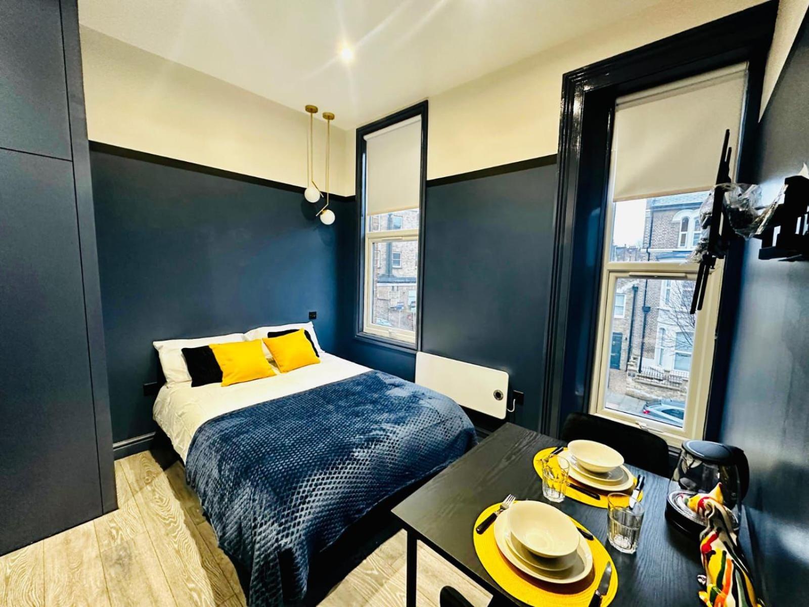 39 Blue House Luxury Ensuite Ideal For Tourists Pensión