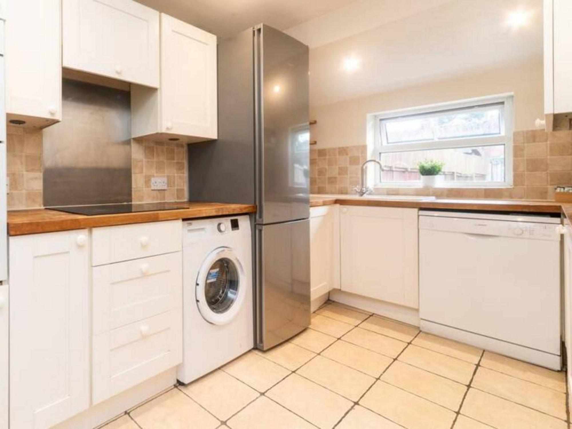 Charming Period Near Surbiton With Garden * London