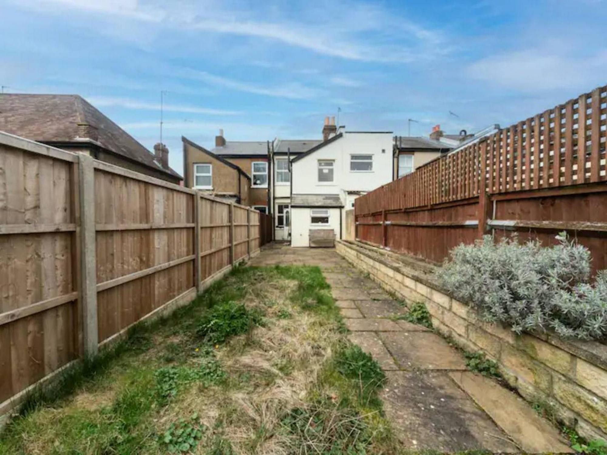 Holiday home Charming Period Near Surbiton With Garden *