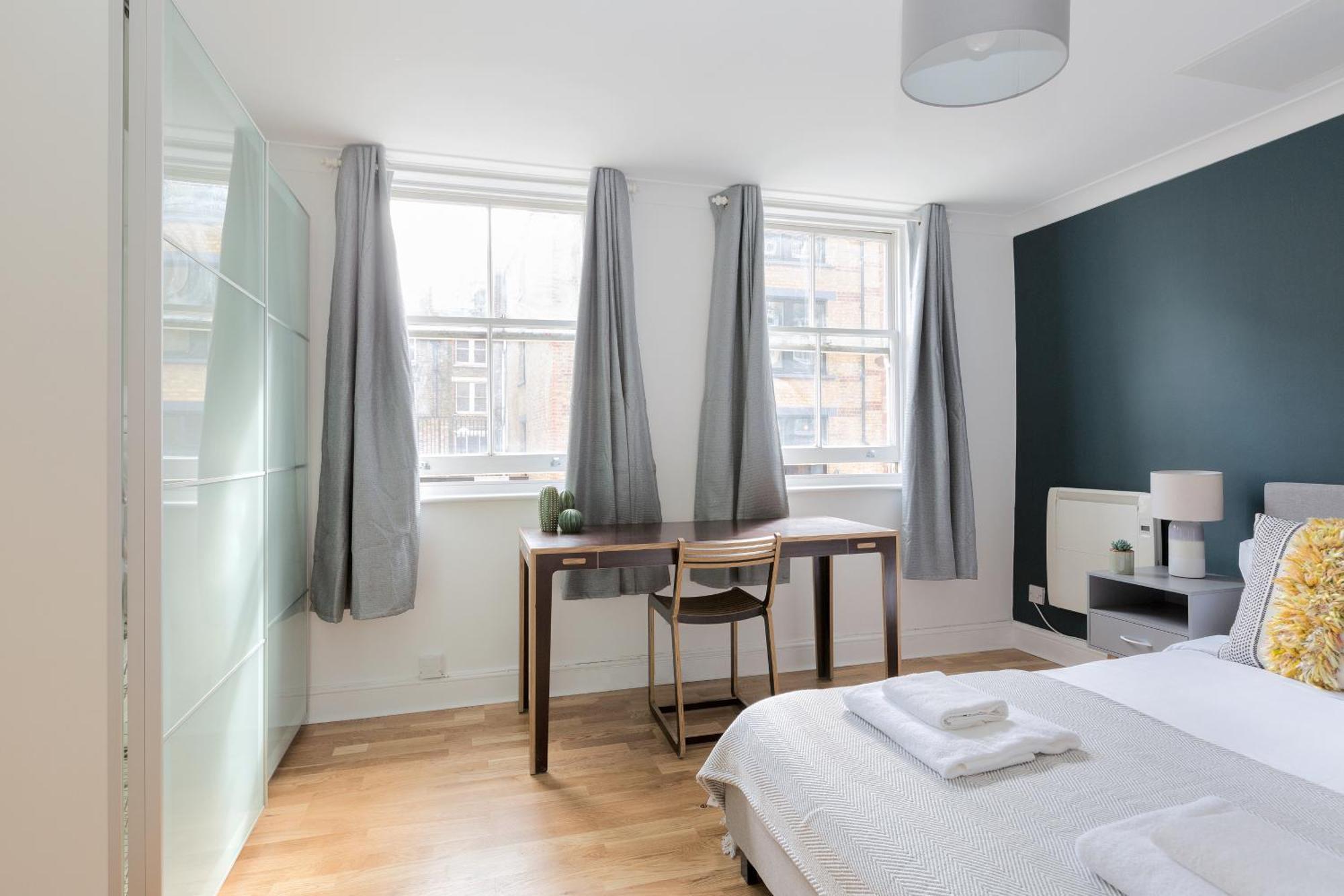 The Aldgate Flat Apartment *