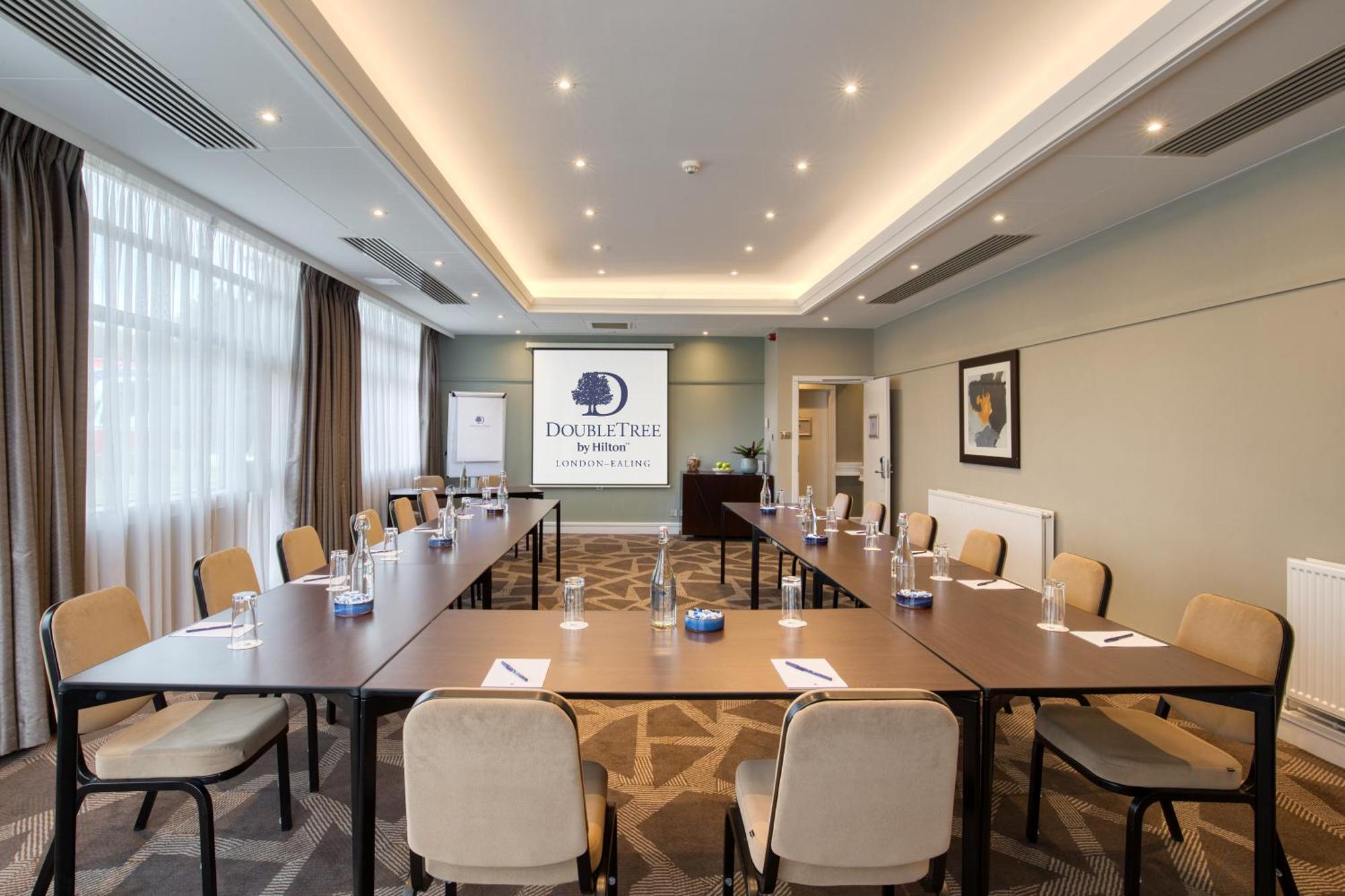 Hotel Doubletree By Hilton Ealing London