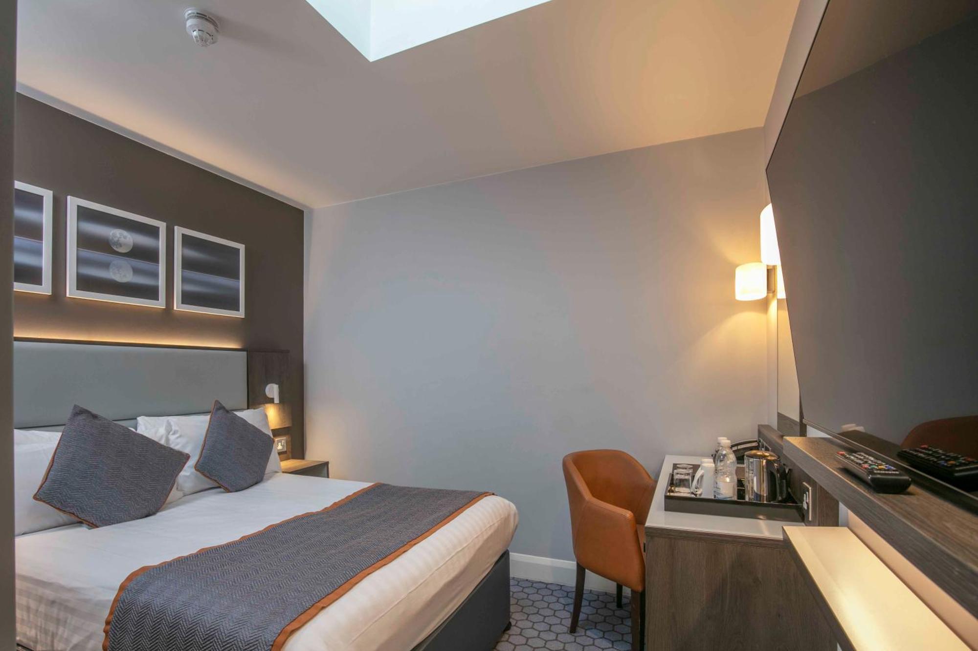 Western Vauxhall Hotel 4*