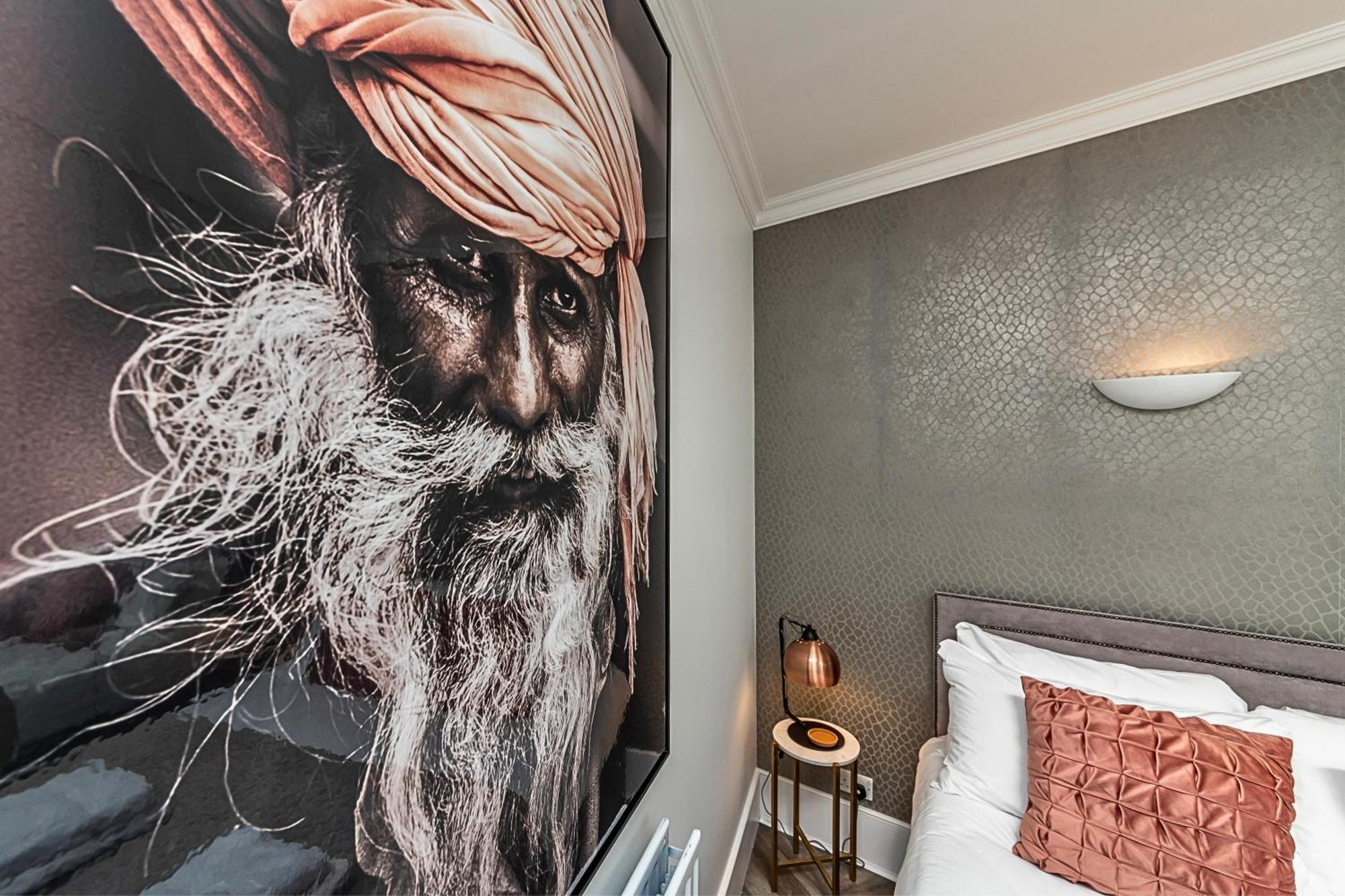 Secret Kensington Garden Mews: Spacious 2-bedroom House With Private Patio Holiday home