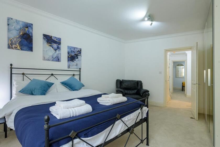 Spectacular 3 Bed In Blackheath Apartment