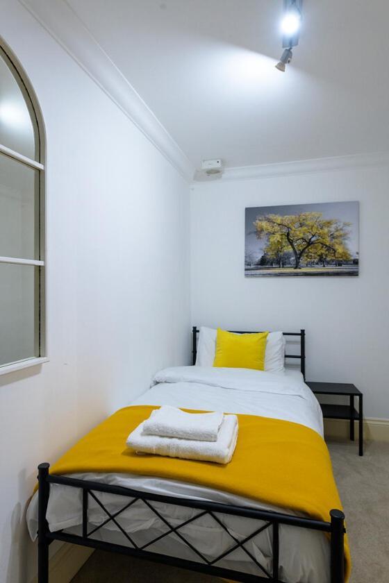 Spectacular 3 Bed In Blackheath Apartment