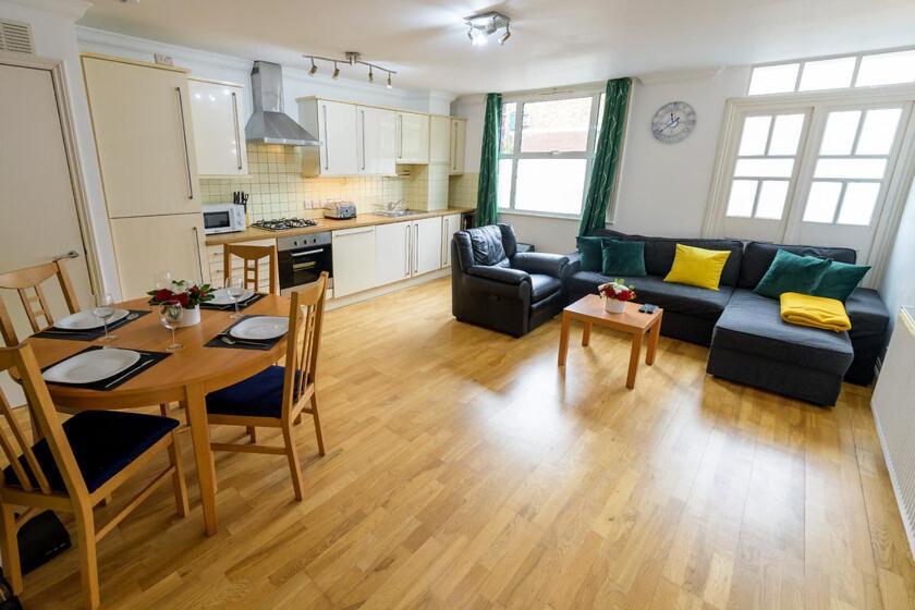 Spectacular 3 Bed In Blackheath Apartment
