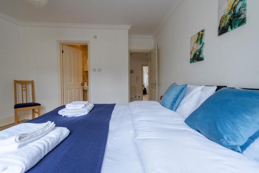 Spectacular 3 Bed In Blackheath Apartment *