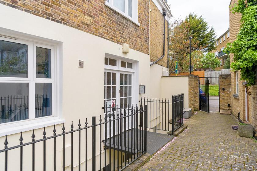 Spectacular 3 Bed In Blackheath * London