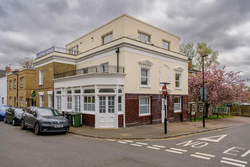 Spectacular 3 Bed In Blackheath Apartment