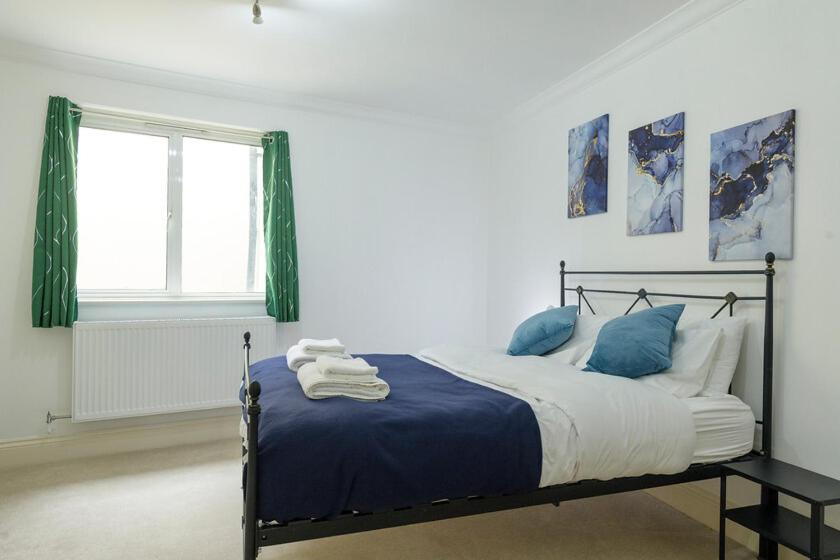 Spectacular 3 Bed In Blackheath *
