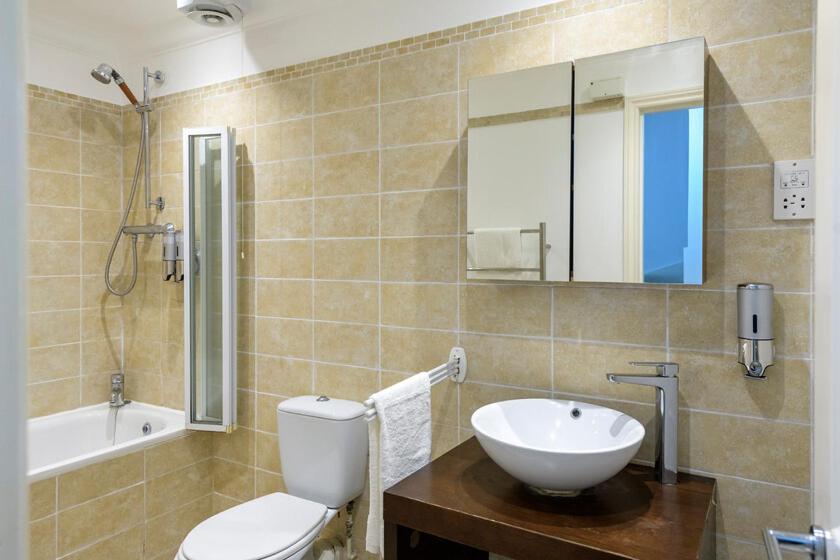 Spectacular 3 Bed In Blackheath Apartment *