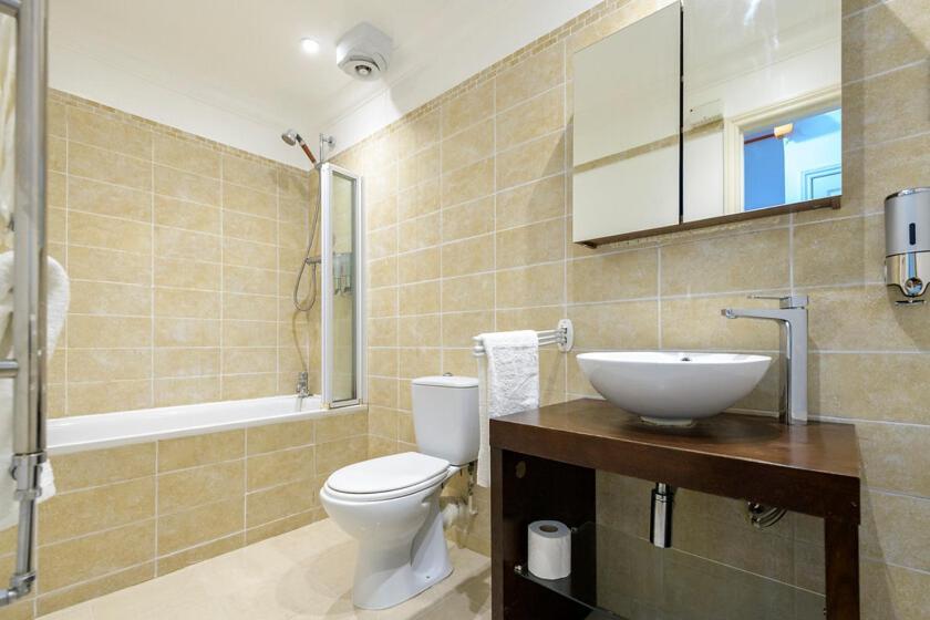 Spectacular 3 Bed In Blackheath * London