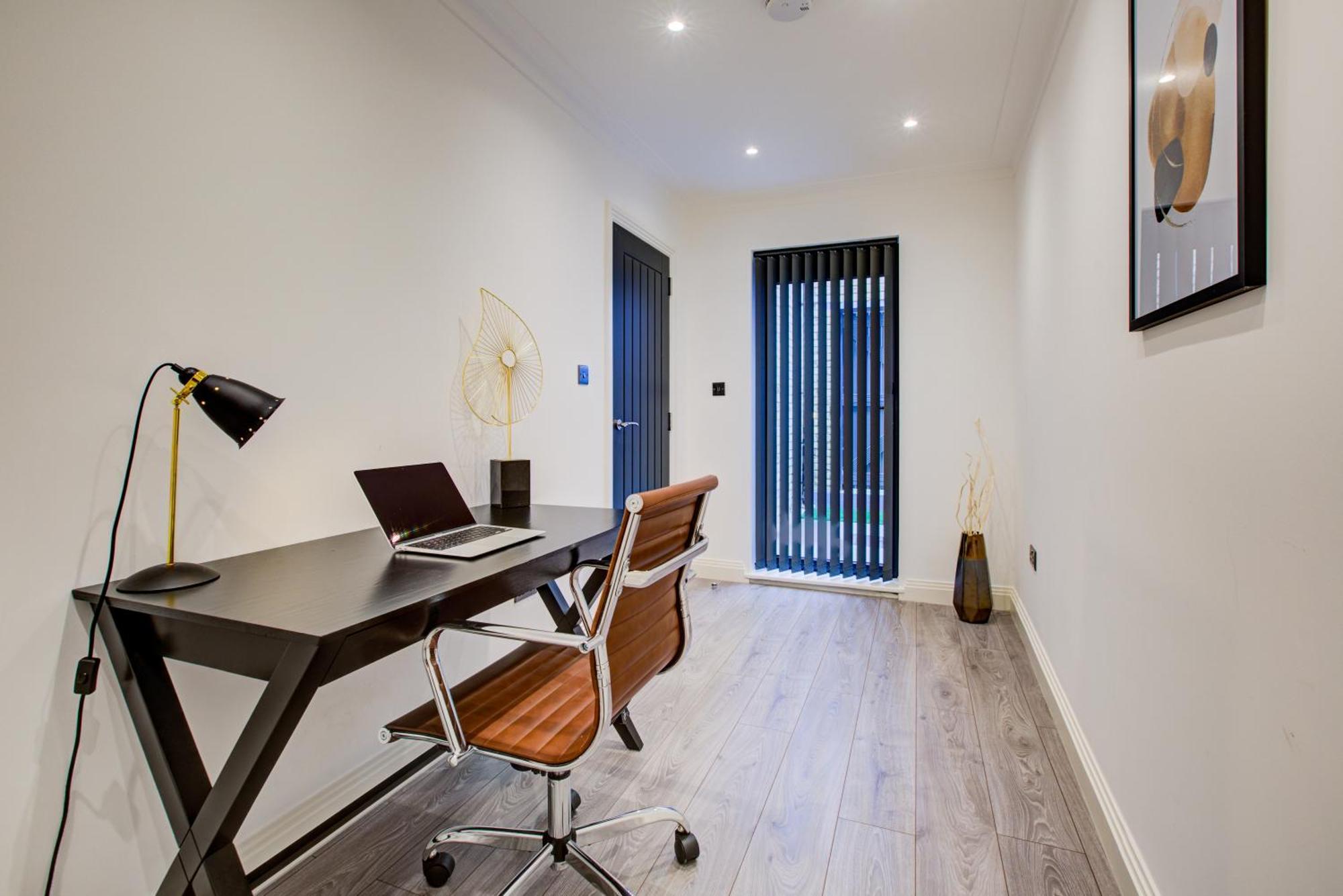 Hybrid Resi - London, Fulham Near Chelsea And Putney London