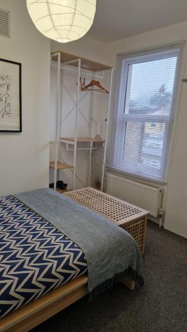 Apartment Stylish 1 Bed Flat With En-suite London
