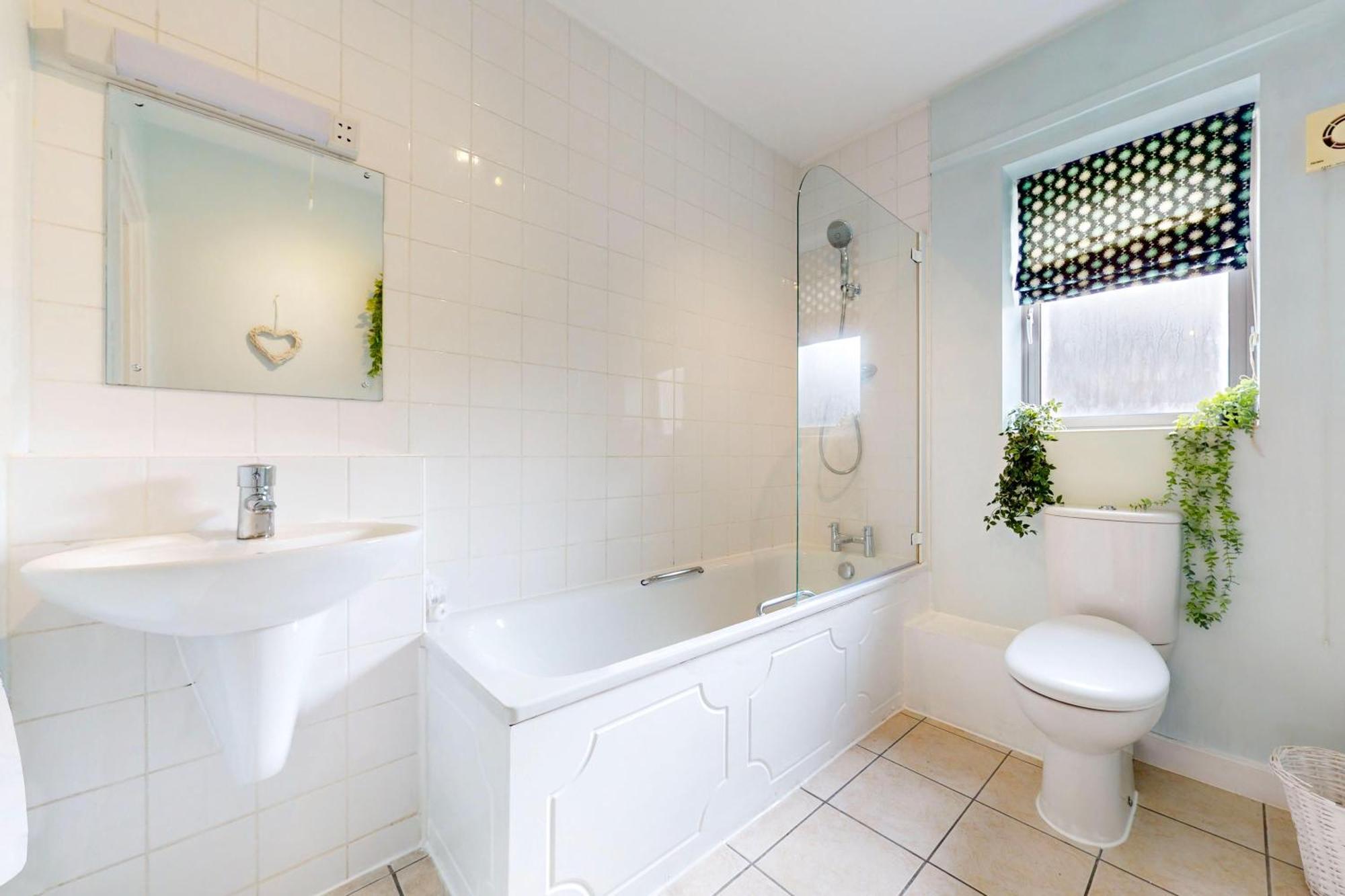 Modern 1 Bd In - 5 Min To Station