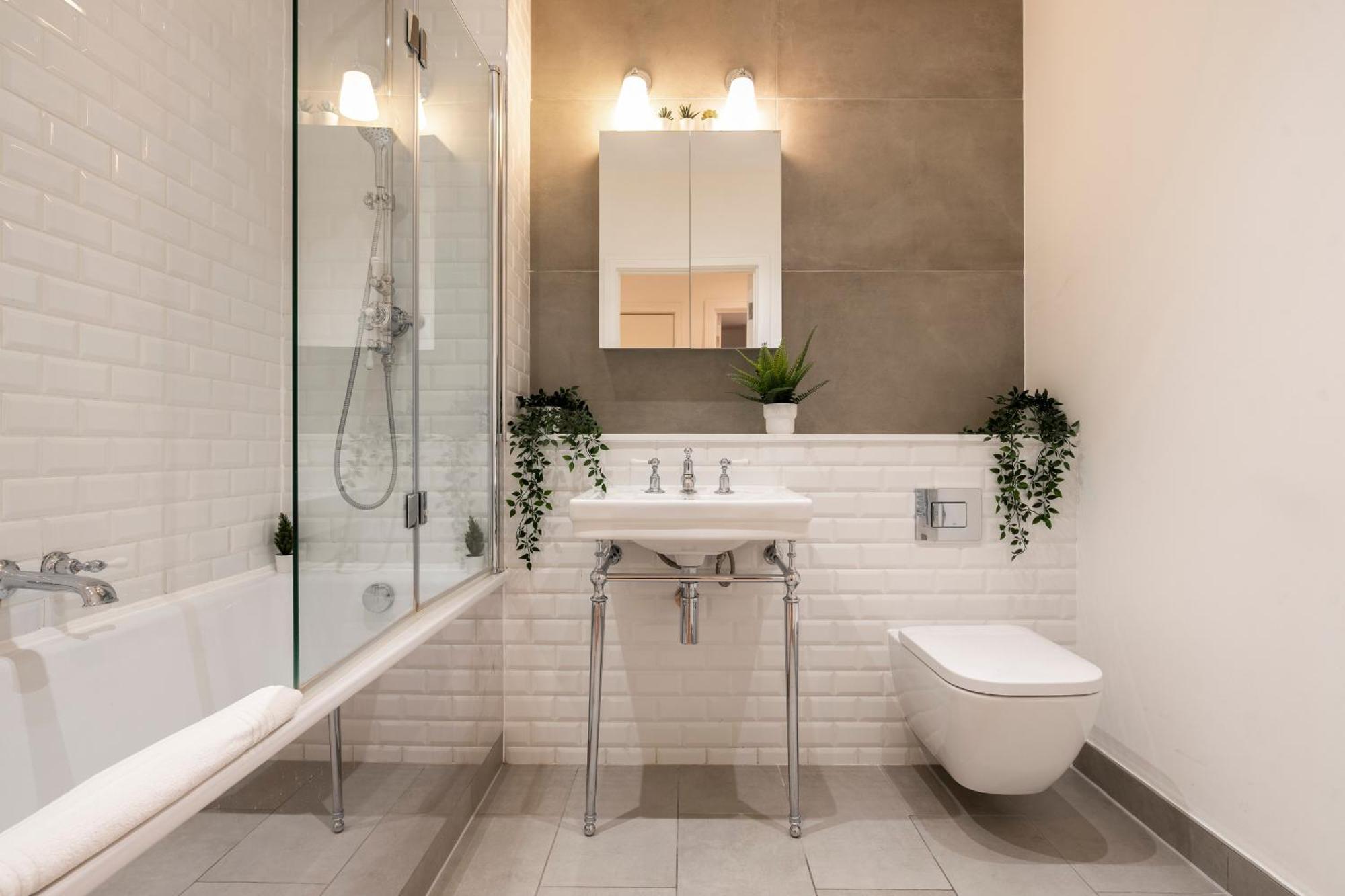 Camden Town Apartment *