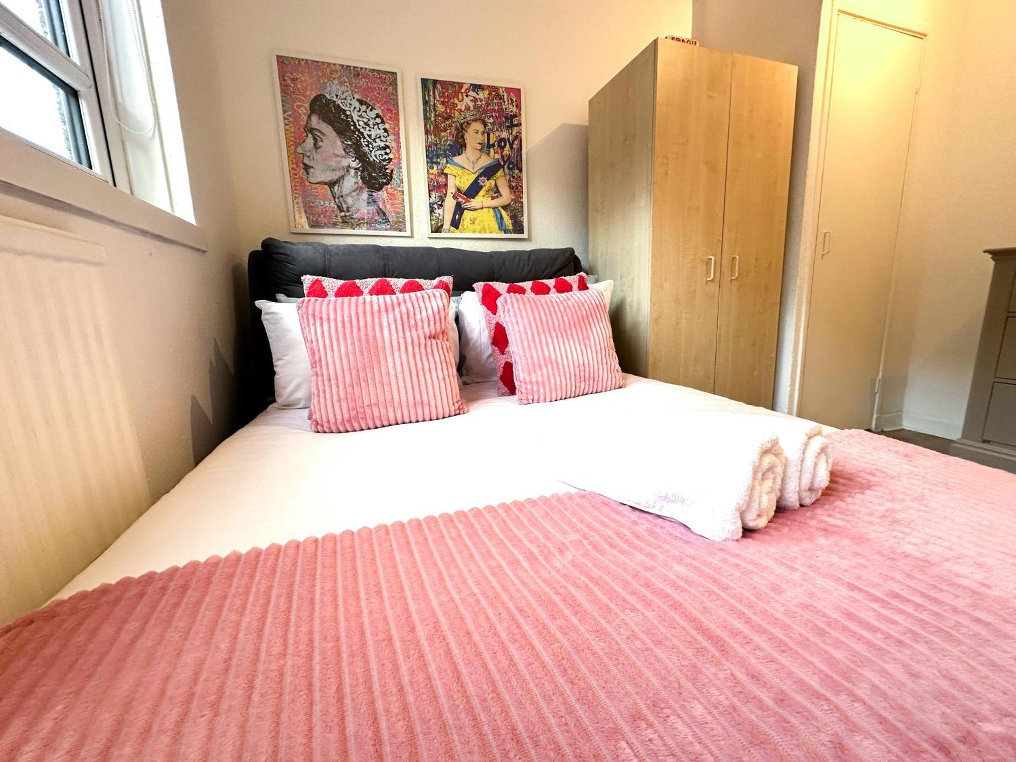 Apartment Vibrant 3 Bedrooms Flat With Private Balcony Near Finsbury Park, Wood Green London