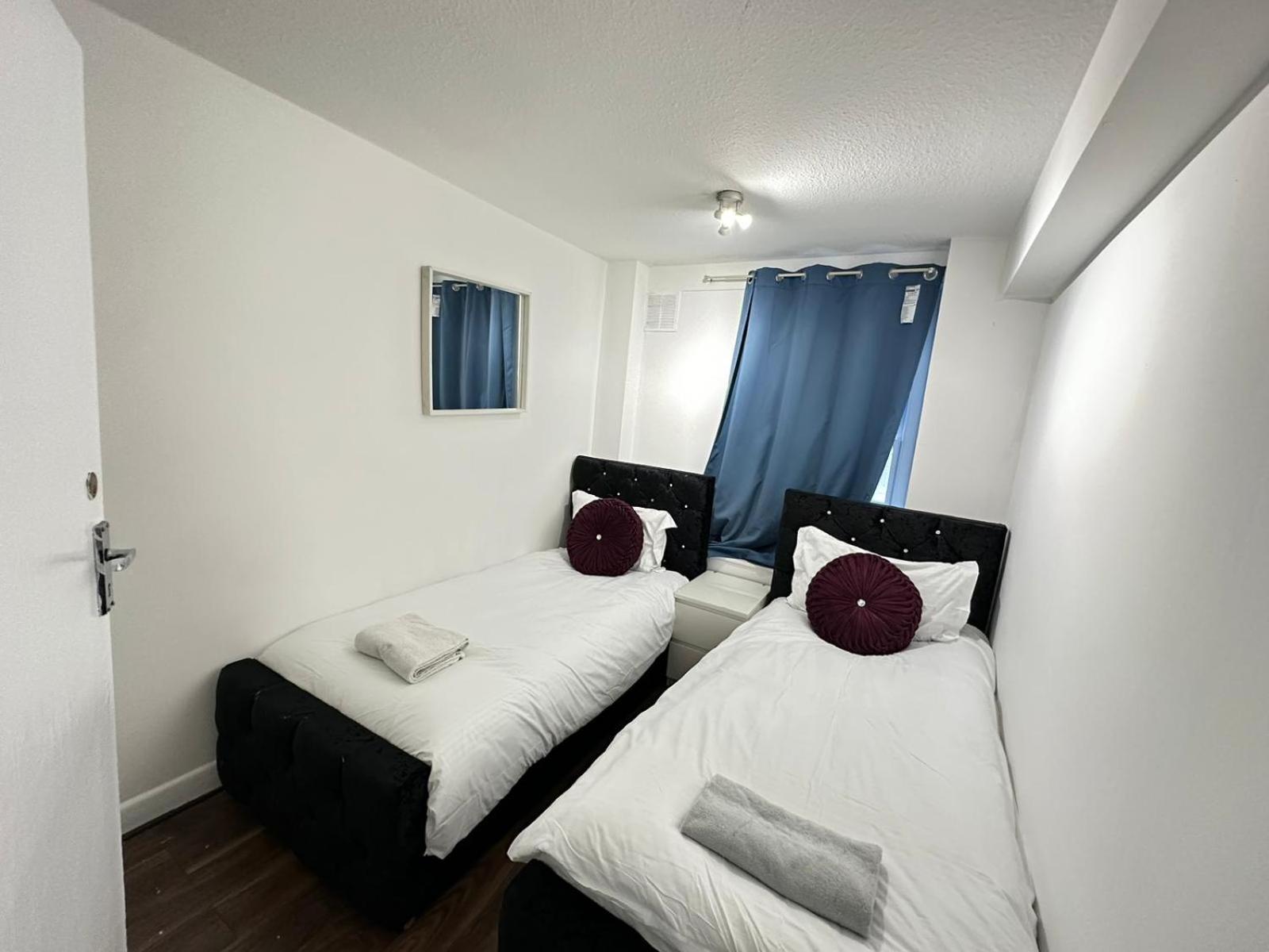 Apartment Two Bedroom Near Hyde Park *