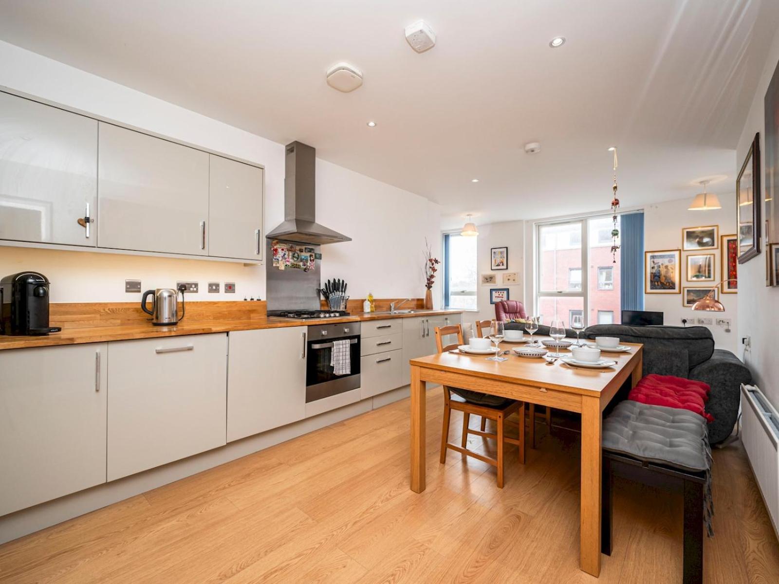 Near Tower Bridge And Tube Pass The Keys Apartment