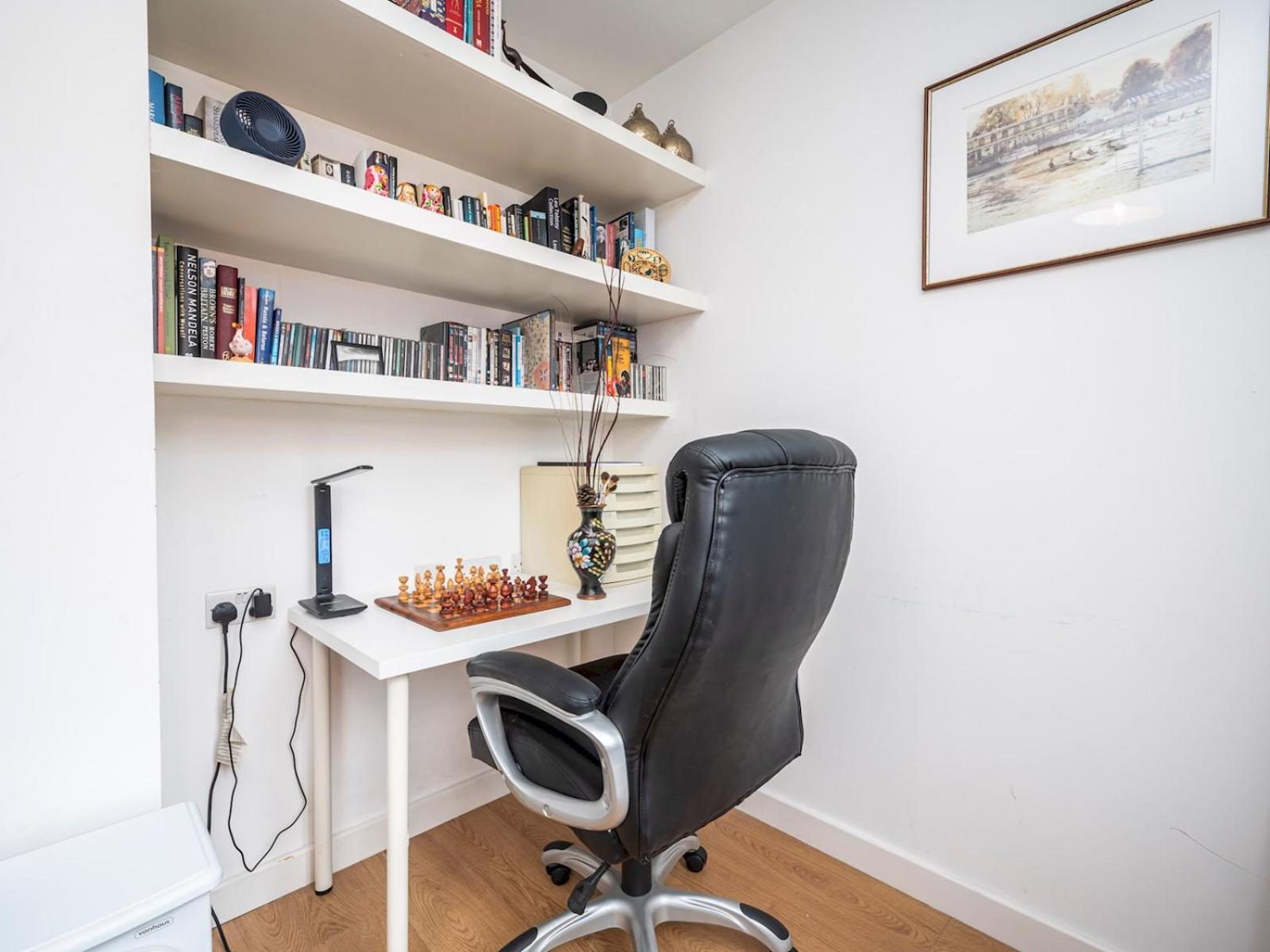 Near Tower Bridge And Tube Pass The Keys Apartment