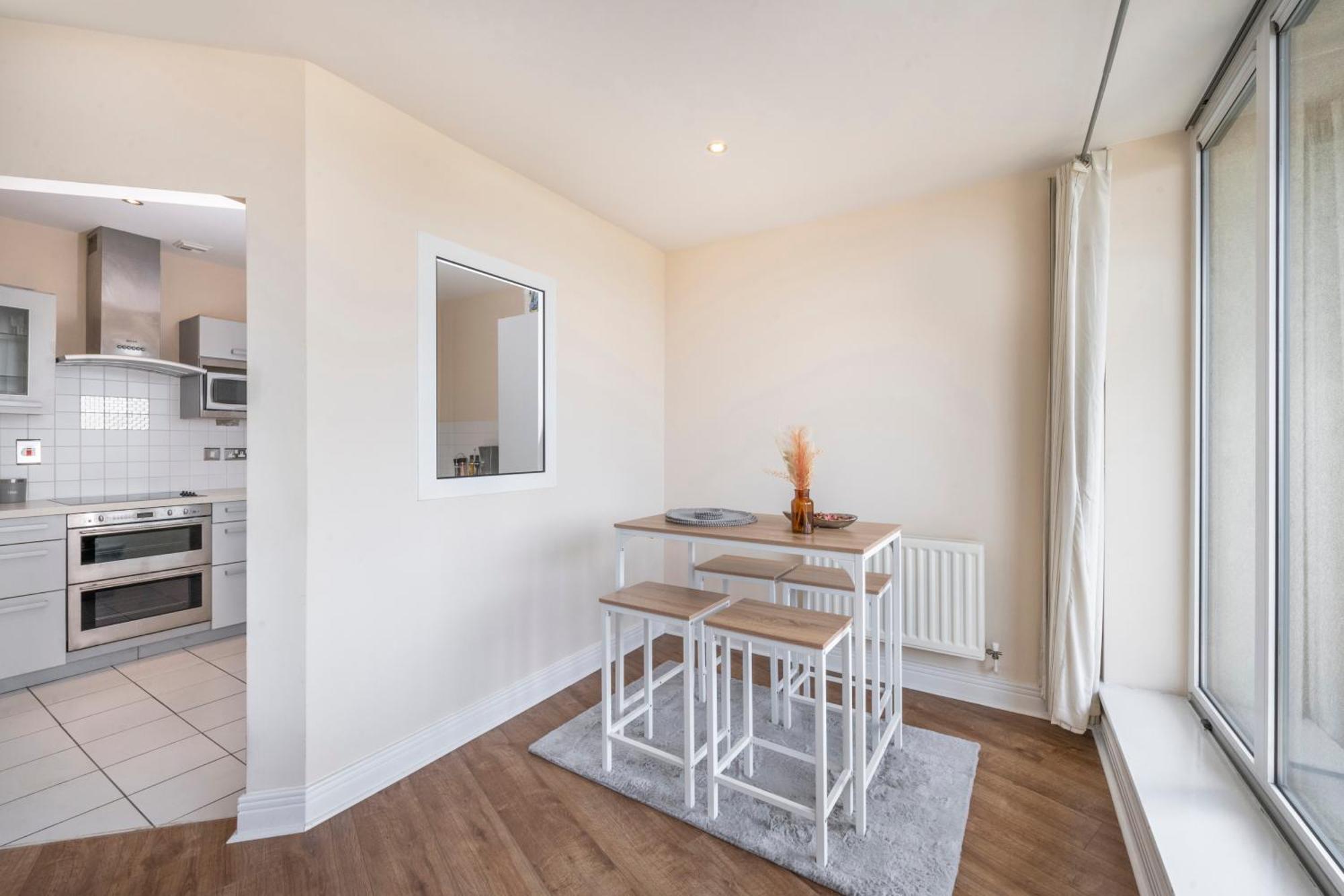 River View 2 Bed 2 Bath Flat - Airport, Excel, Pontoon Dock Londres