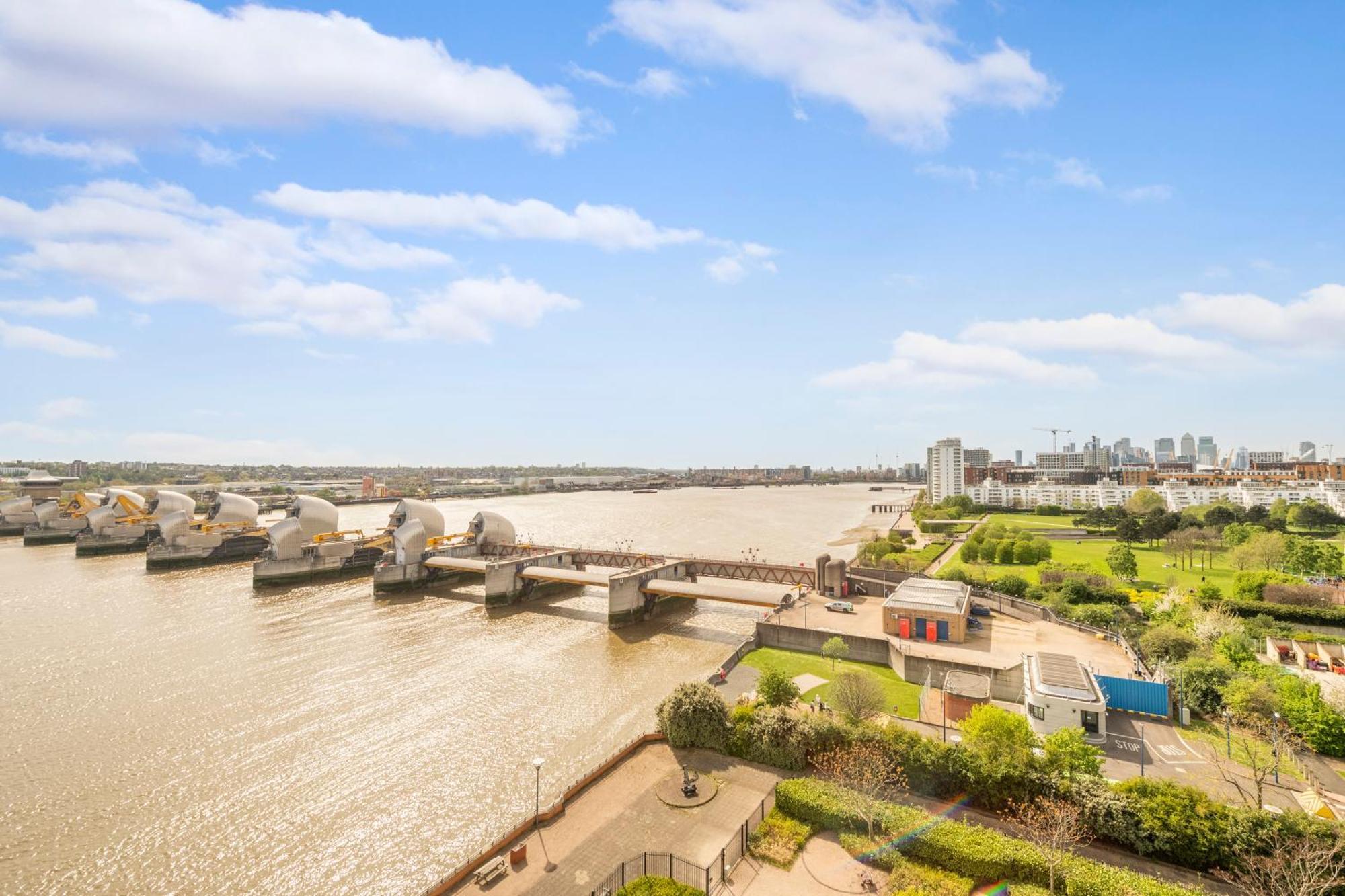 Appartement River View 2 Bed 2 Bath Flat - Airport, Excel, Pontoon Dock