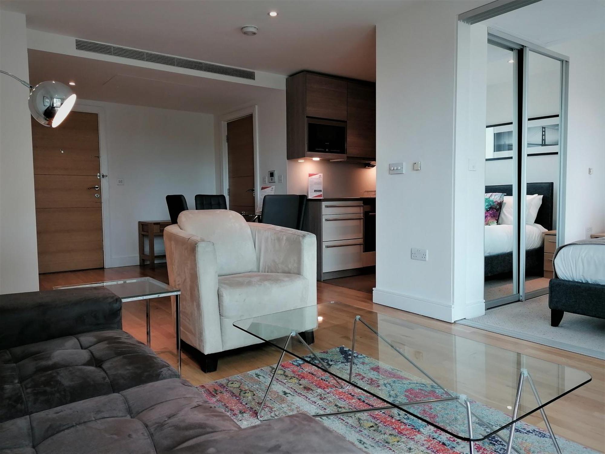 Appartement Still Life - Vauxhall