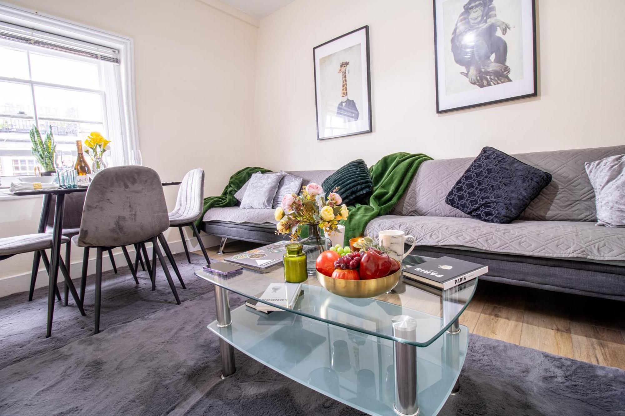 Cosy 2-bedroom In Mayfair 8cb - 4th Floor No Elevator Apartment *