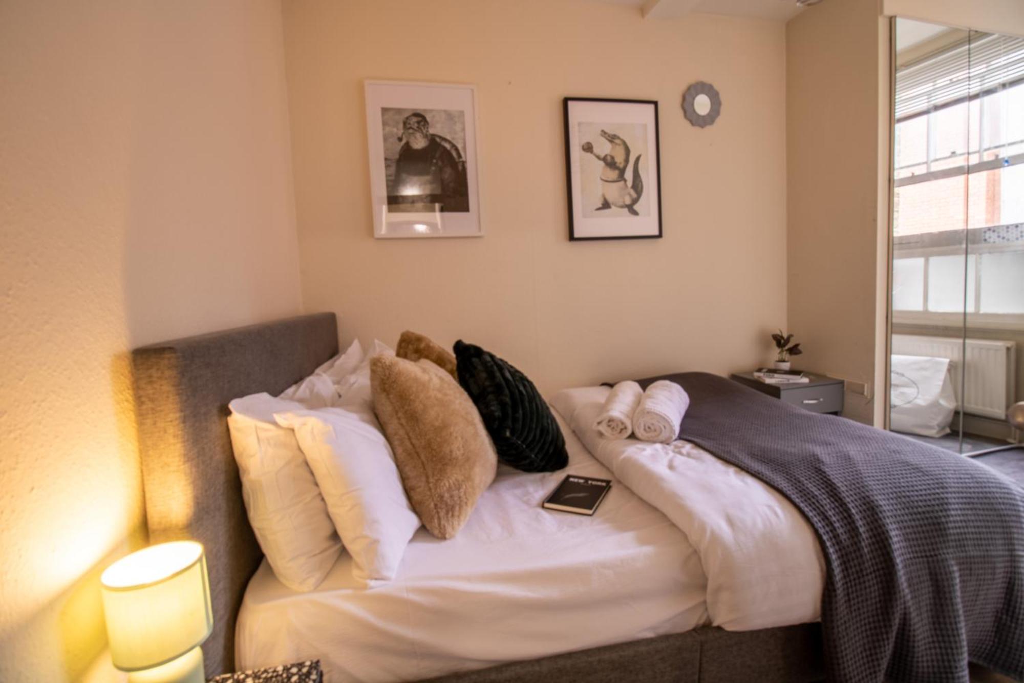 Cosy 2-bedroom In Mayfair 8cb - 4th Floor No Elevator Apartment