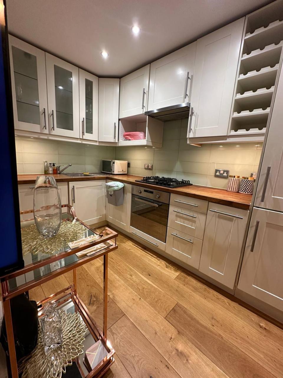 Cozy And Comfy Flat In Earls Court Apartamento