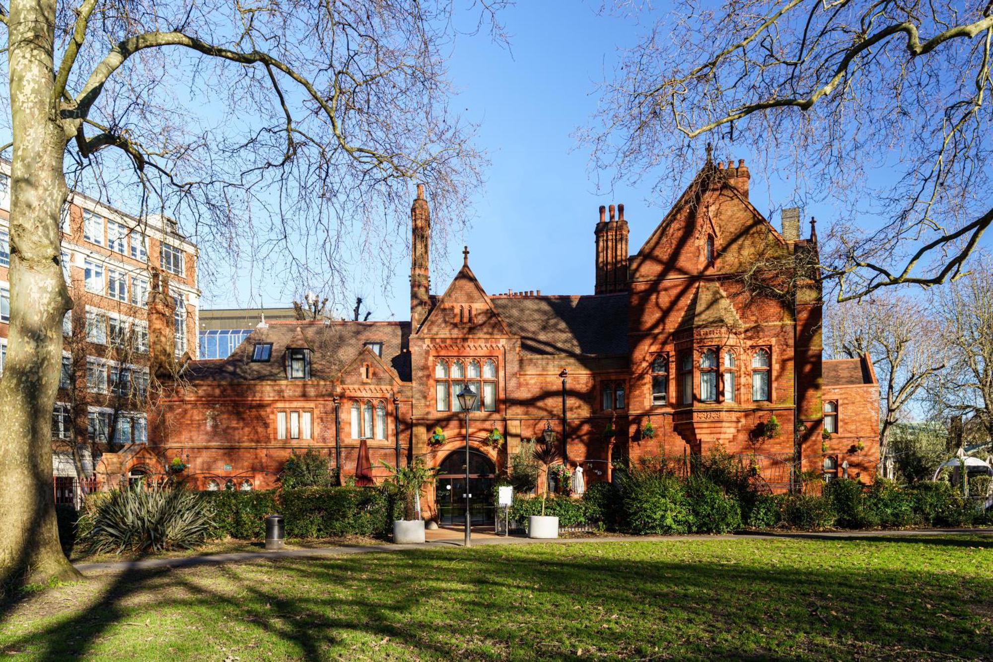 Hotel St Paul's 4*