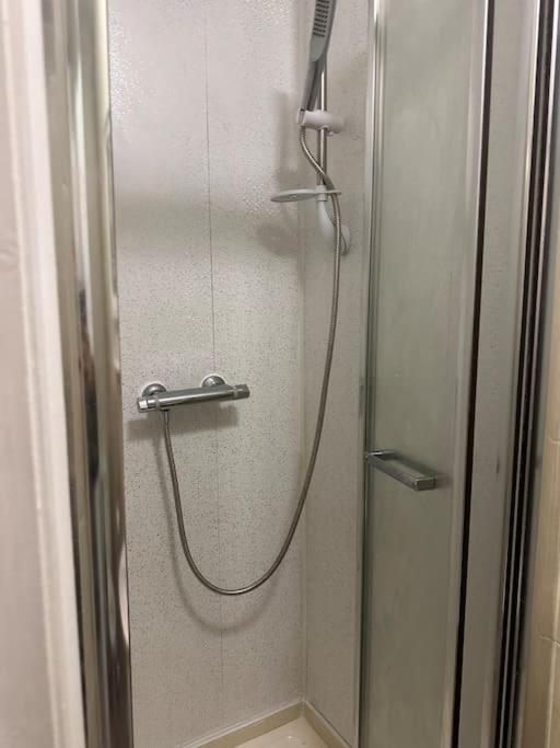 Apartment Lovely Woodford One Bedroom London