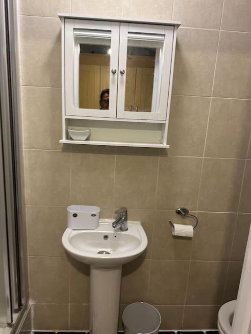 Apartment Lovely Woodford One Bedroom *
