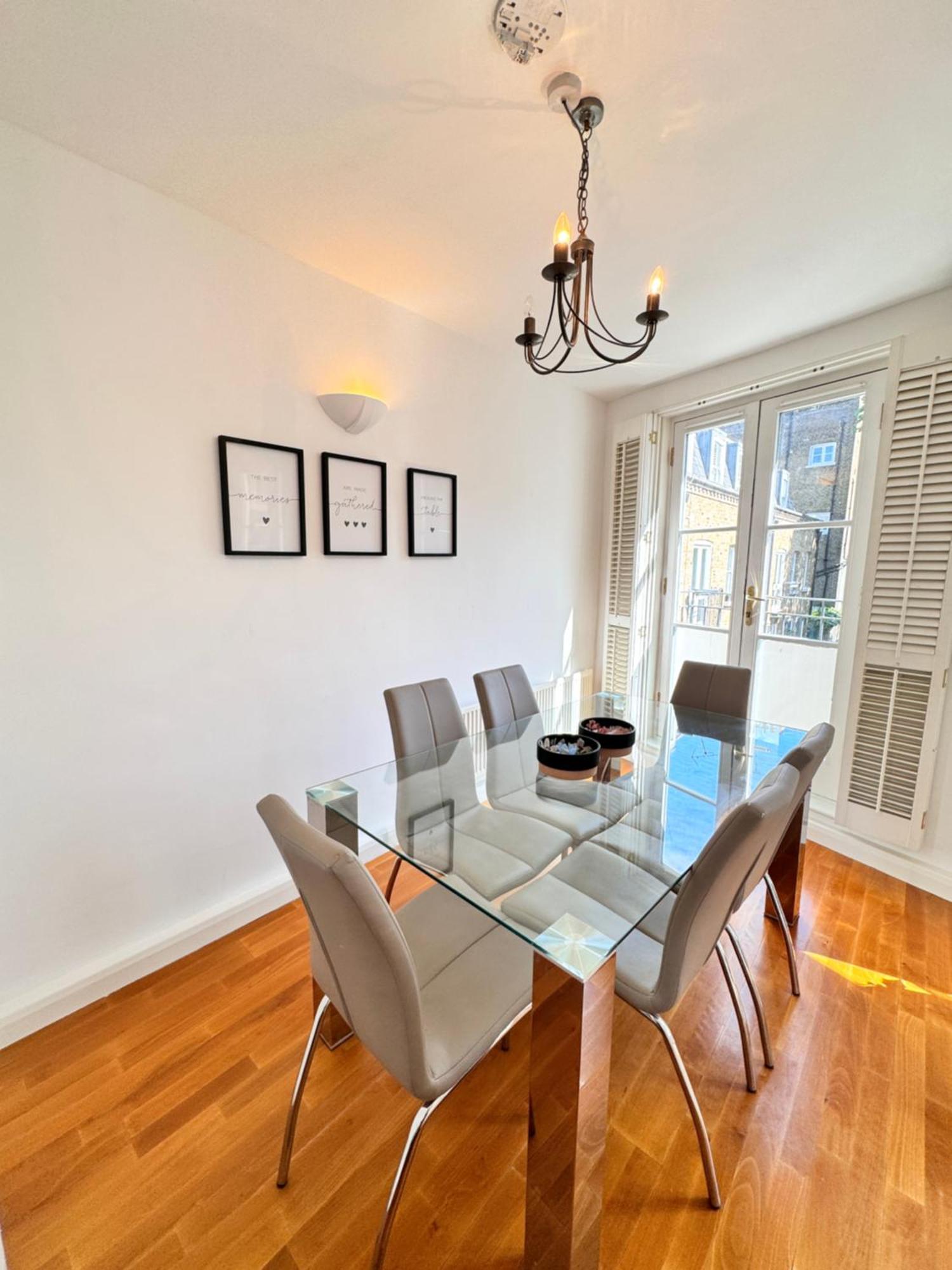 The Heart Of Kensington Mews - 3 Bedrooms House-private Entrance-hyde Park Walk Away-green Park 9 Minutes Underground- The Of With Glamour Of Kensington
