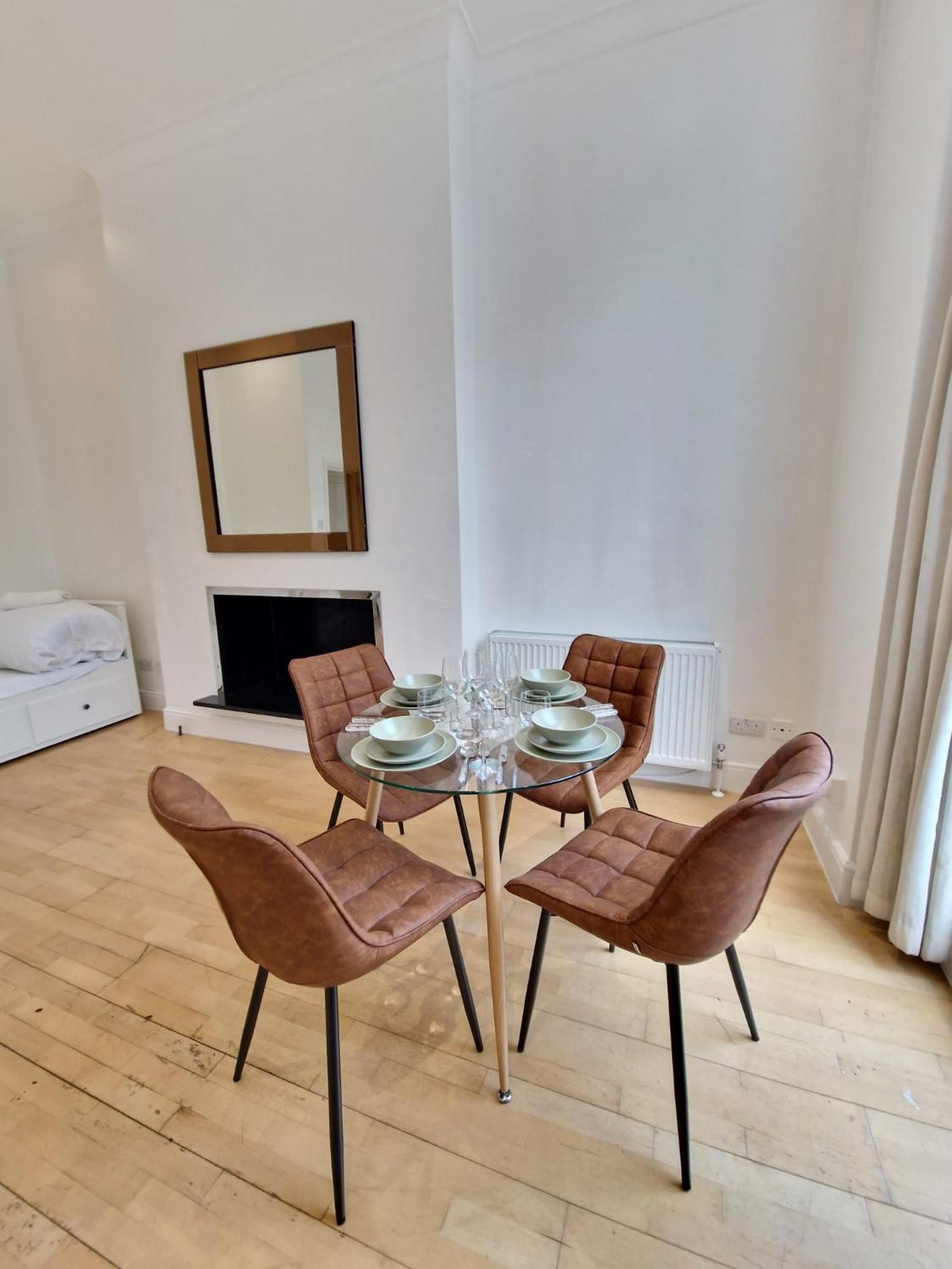 Apartment Clarges London